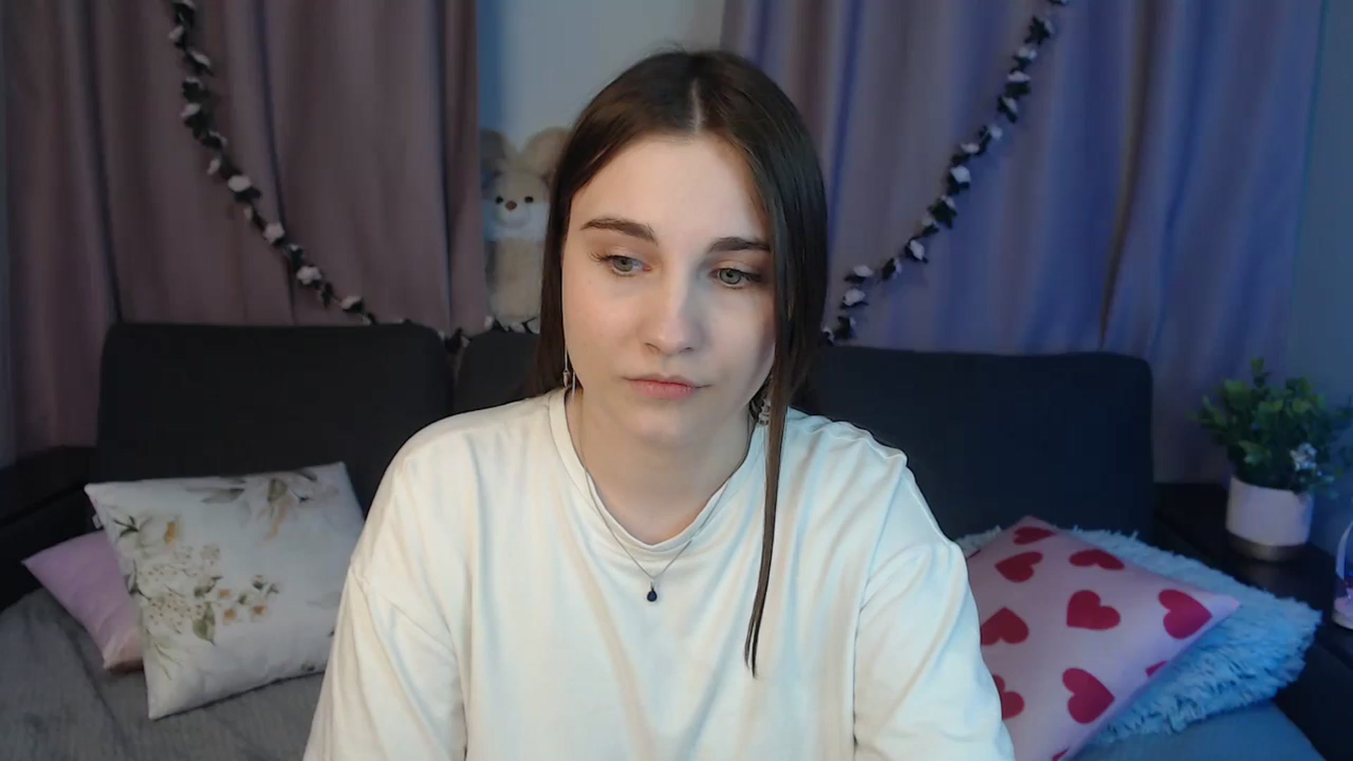 Gallery image thumbnail from LaneyGrey's myfreecams stream on, 10/22/2024, 13:23 image 17 of 20