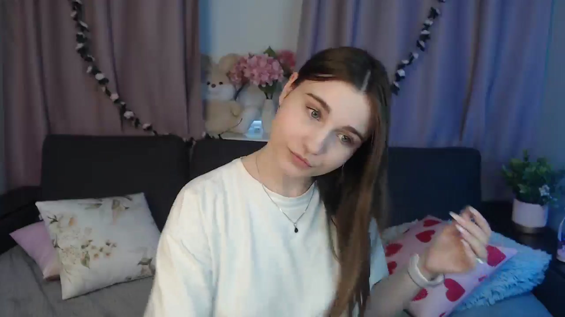Gallery image thumbnail from LaneyGrey's myfreecams stream on, 10/22/2024, 13:23 image 16 of 20