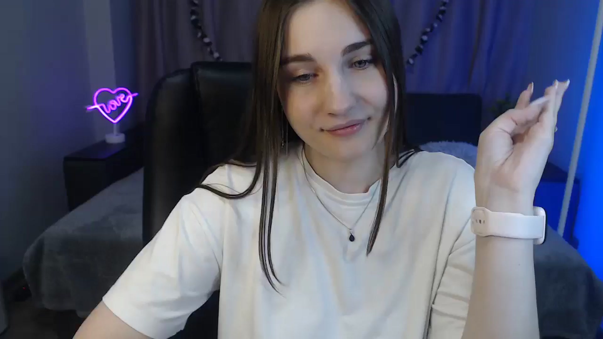 Gallery image thumbnail from LaneyGrey's myfreecams stream on, 10/22/2024, 13:55 image 17 of 20