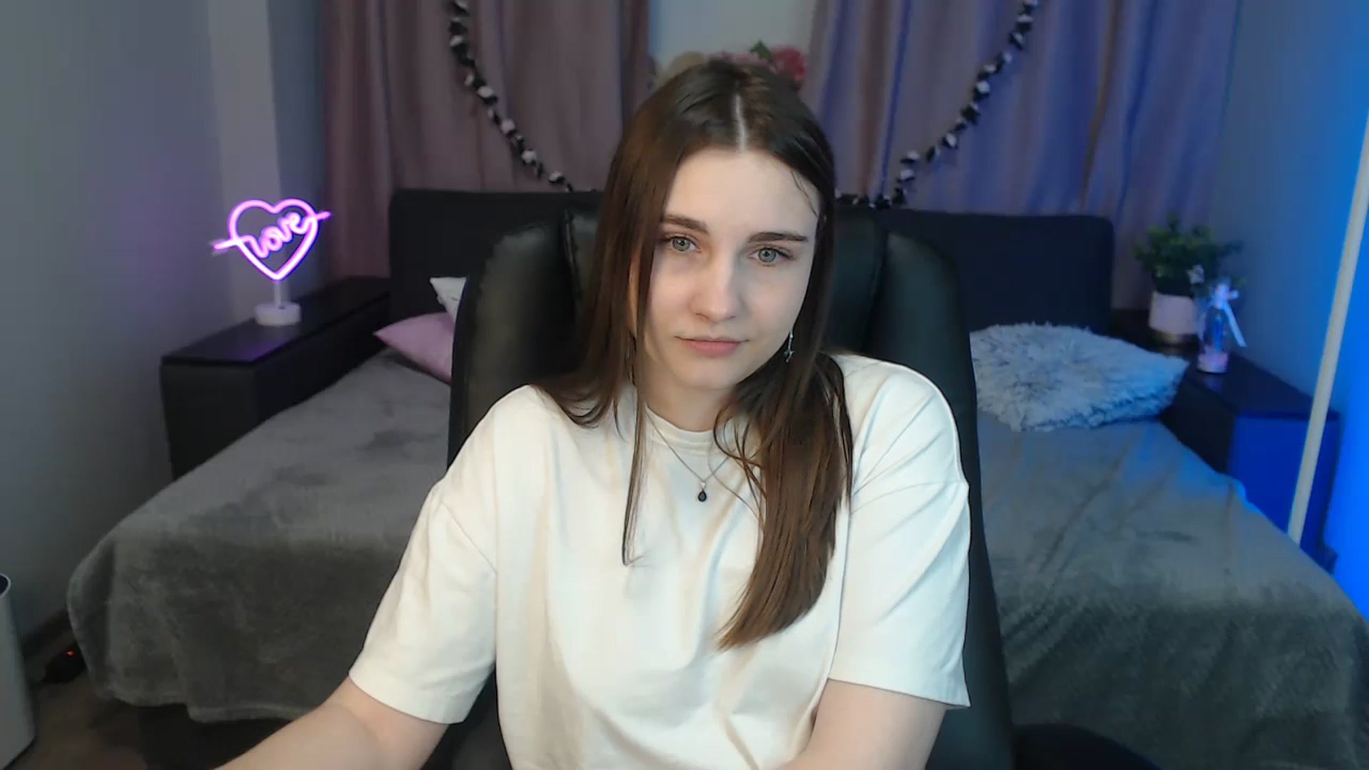 Gallery image thumbnail from LaneyGrey's myfreecams stream on, 10/22/2024, 13:55 image 10 of 20