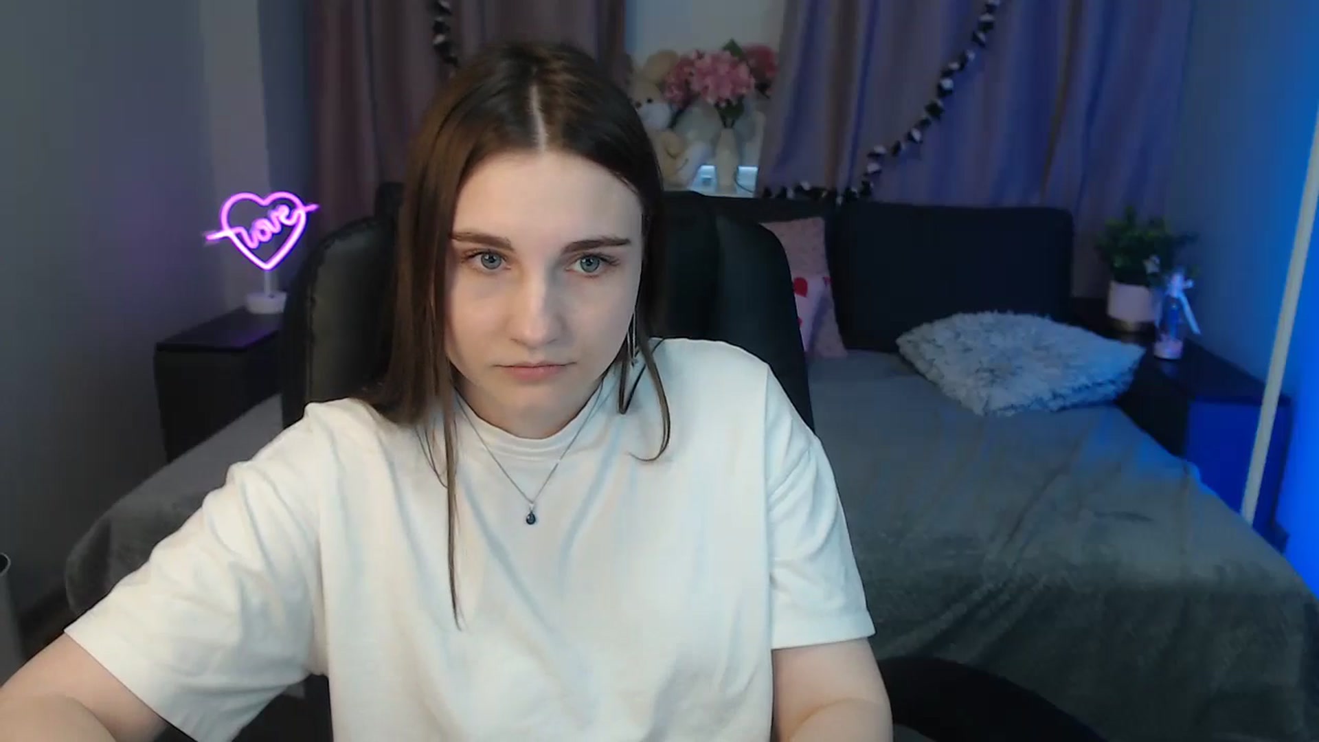 Gallery image thumbnail from LaneyGrey's myfreecams stream on, 10/22/2024, 13:55 image 7 of 20