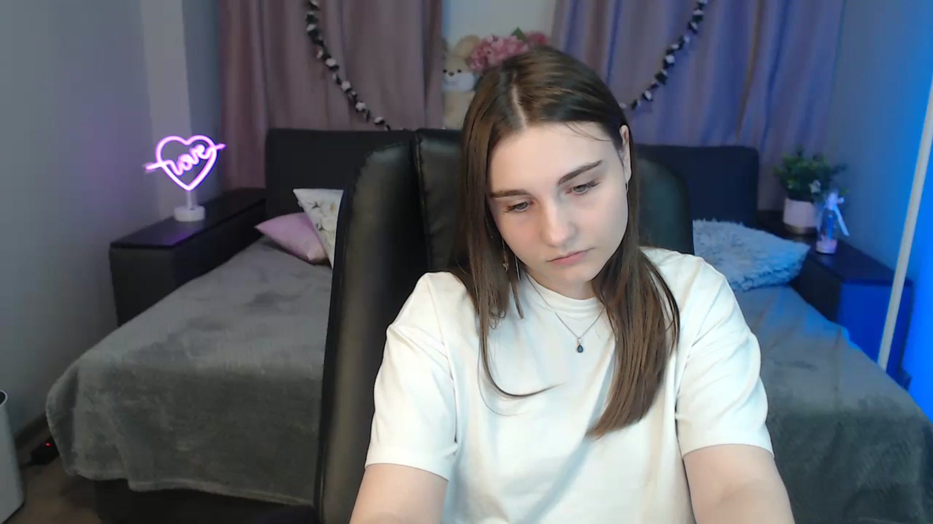 Gallery image thumbnail from LaneyGrey's myfreecams stream on, 10/22/2024, 13:55 image 9 of 20