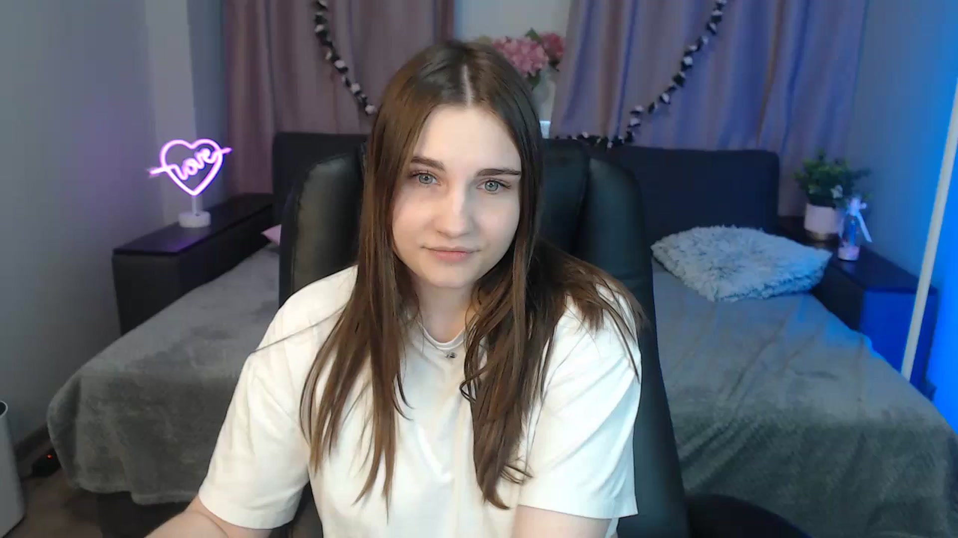 Gallery image thumbnail from LaneyGrey's myfreecams stream on, 10/22/2024, 13:55 image 12 of 20