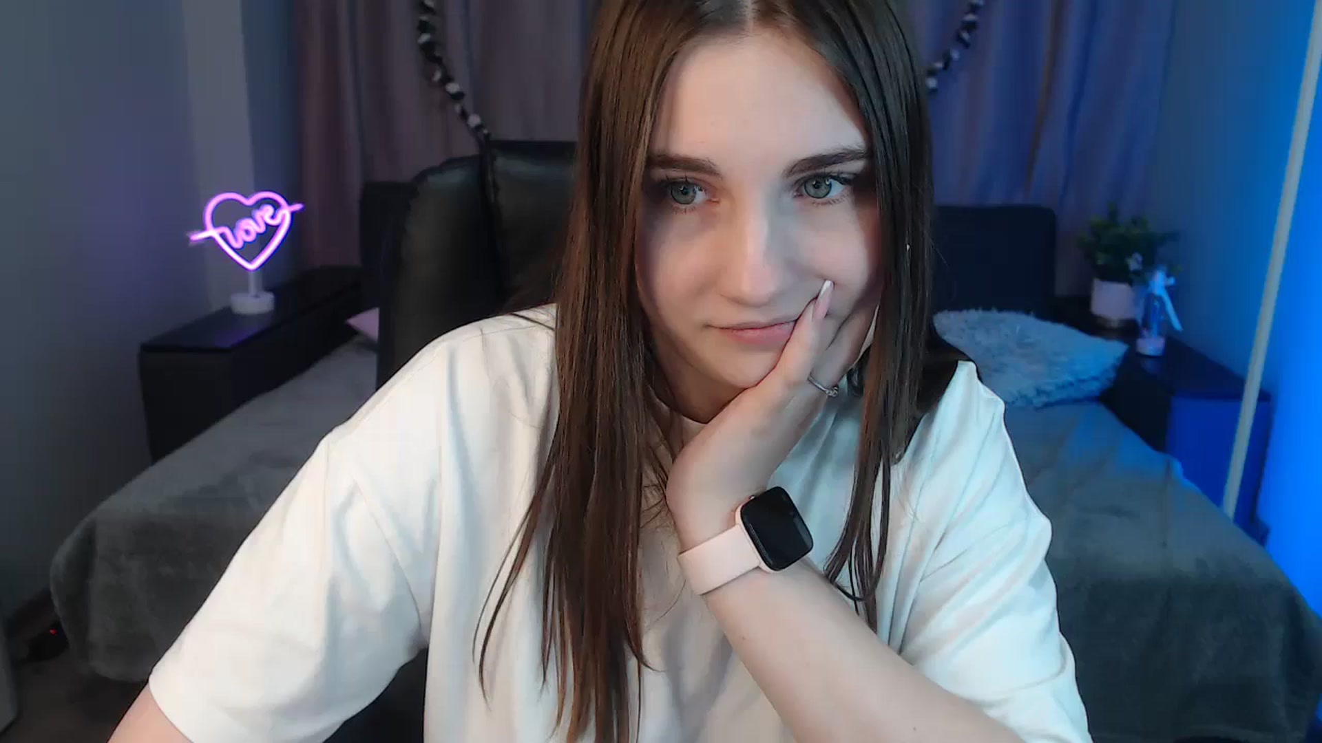 Gallery image thumbnail from LaneyGrey's myfreecams stream on, 10/22/2024, 13:55 image 14 of 20