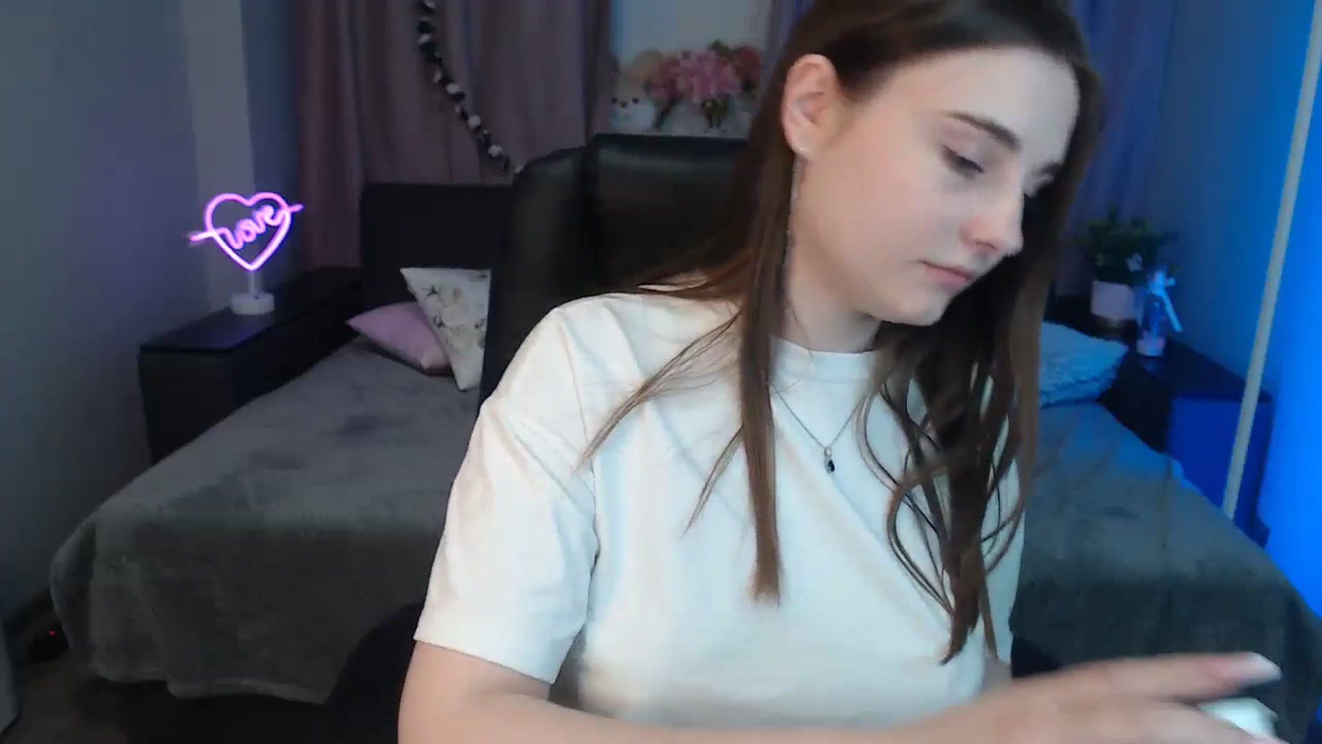 Gallery image thumbnail from LaneyGrey's myfreecams stream on, 10/22/2024, 13:55 image 19 of 20