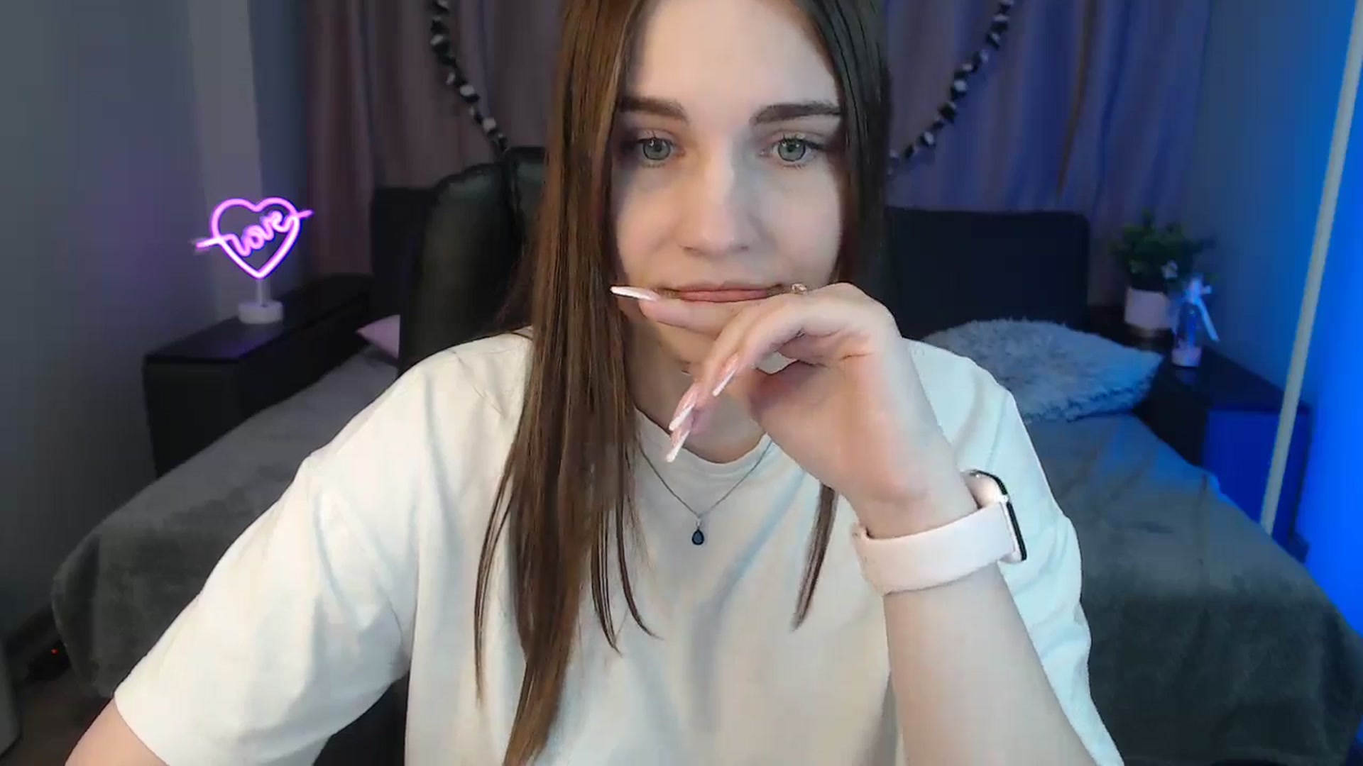 Gallery image thumbnail from LaneyGrey's myfreecams stream on, 10/22/2024, 13:55 image 13 of 20