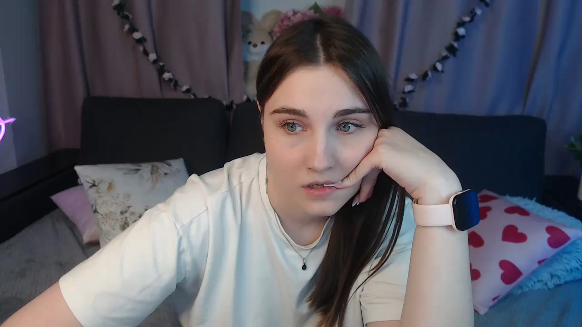 Gallery image thumbnail from LaneyGrey's myfreecams stream on, 10/22/2024, 13:55 image 3 of 20