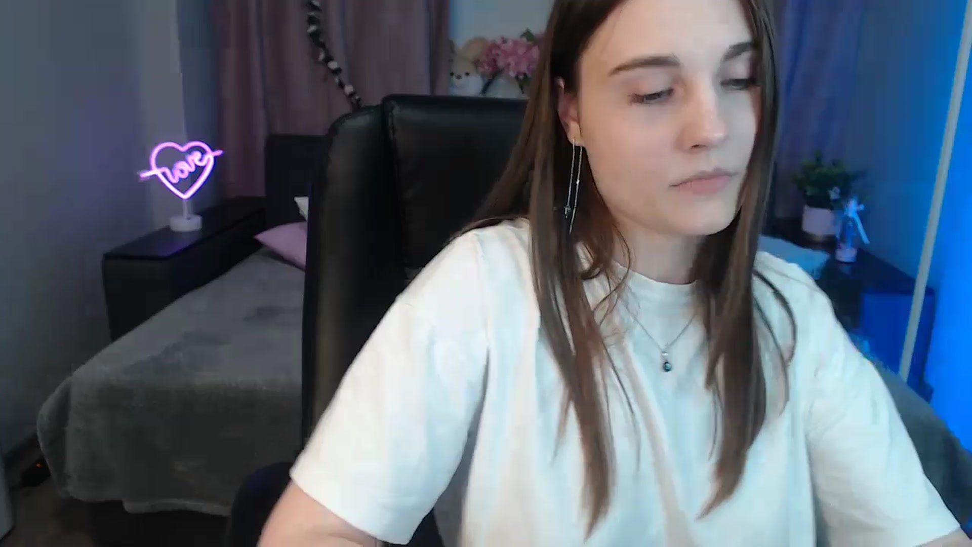 Gallery image thumbnail from LaneyGrey's myfreecams stream on, 10/22/2024, 13:55 image 20 of 20