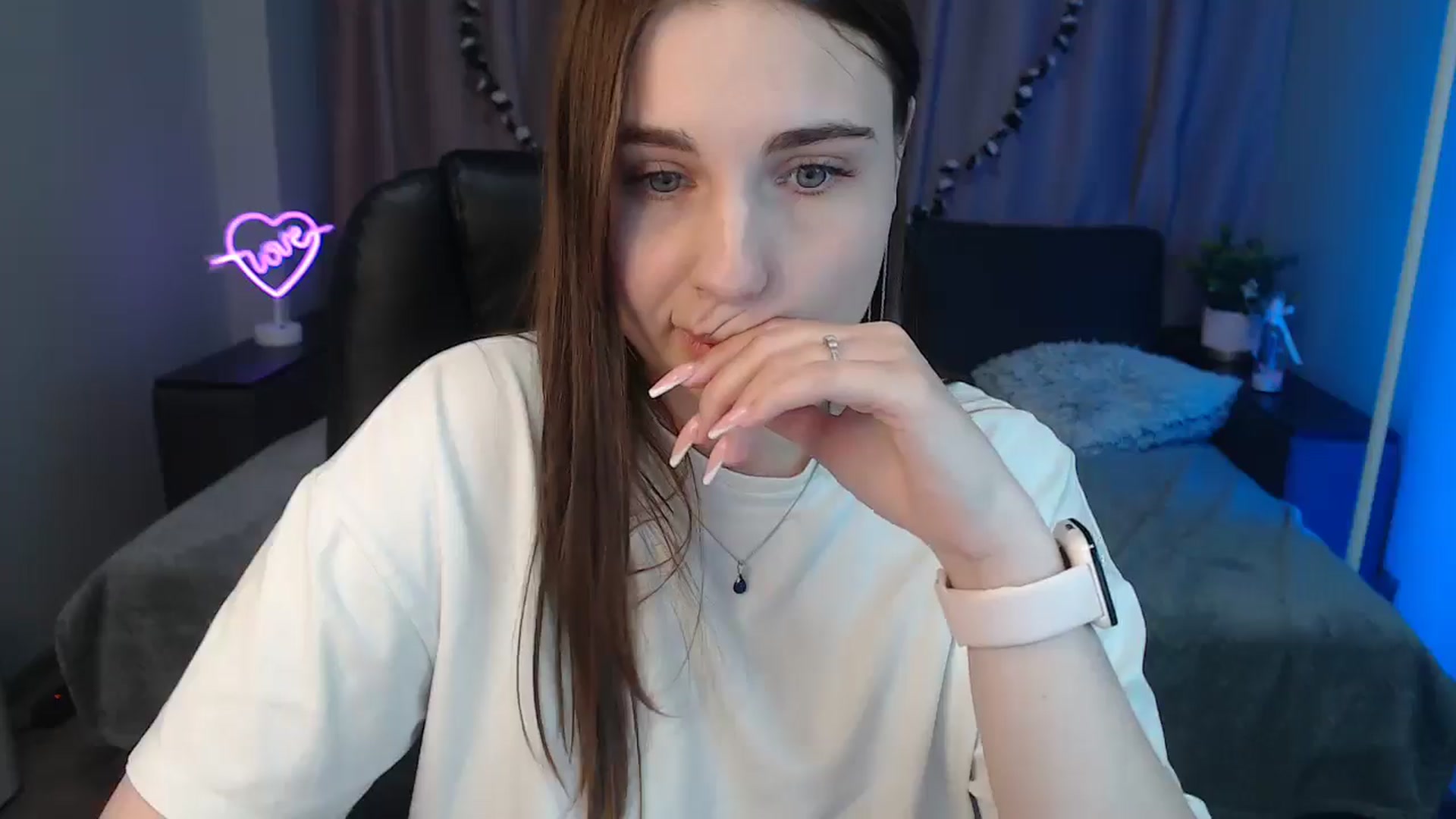 Gallery image thumbnail from LaneyGrey's myfreecams stream on, 10/22/2024, 13:55 image 15 of 20