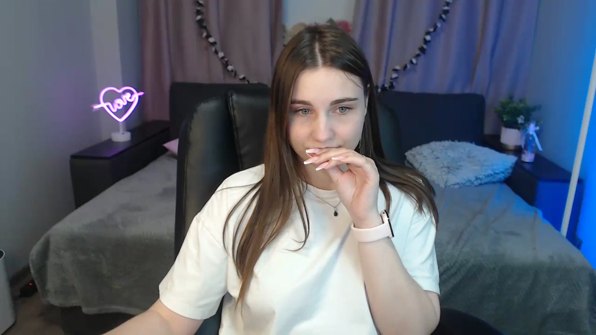 Gallery image thumbnail from LaneyGrey's myfreecams stream on, 10/22/2024, 13:55 image 11 of 20
