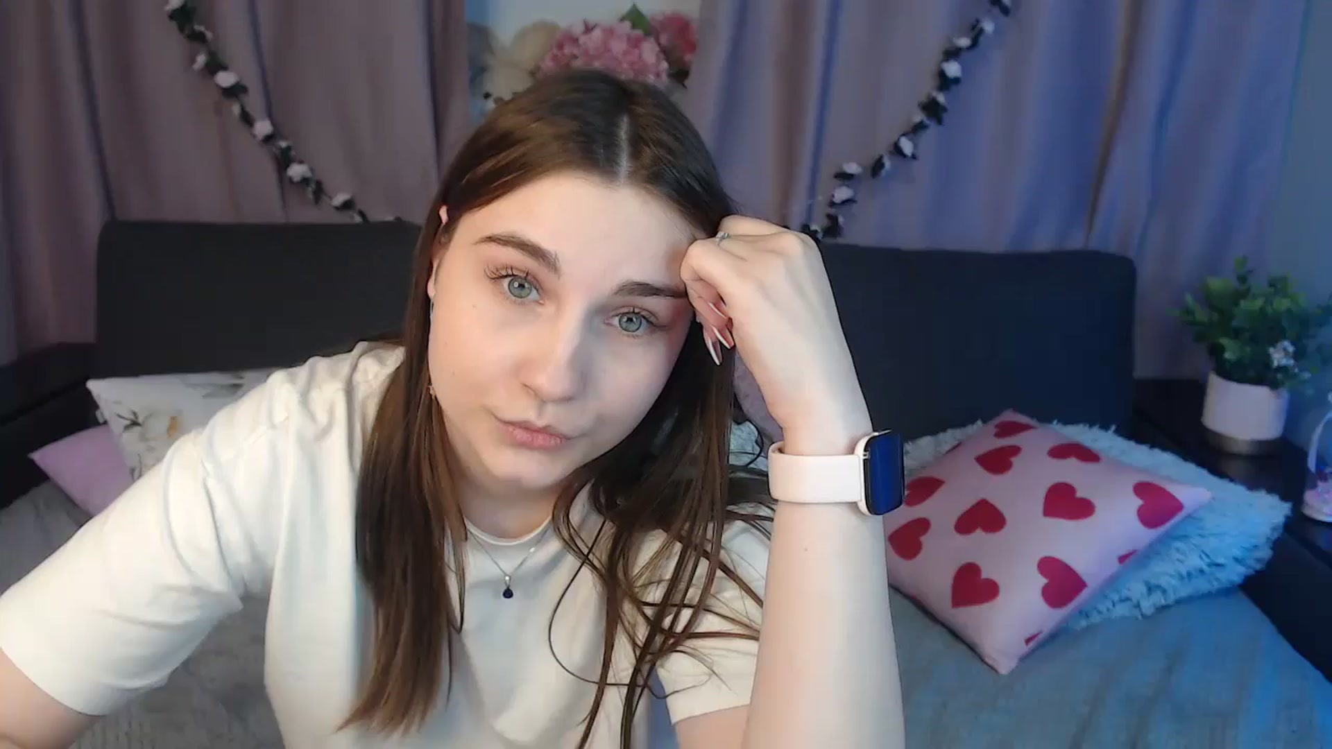 Gallery image thumbnail from LaneyGrey's myfreecams stream on, 10/22/2024, 13:55 image 1 of 20