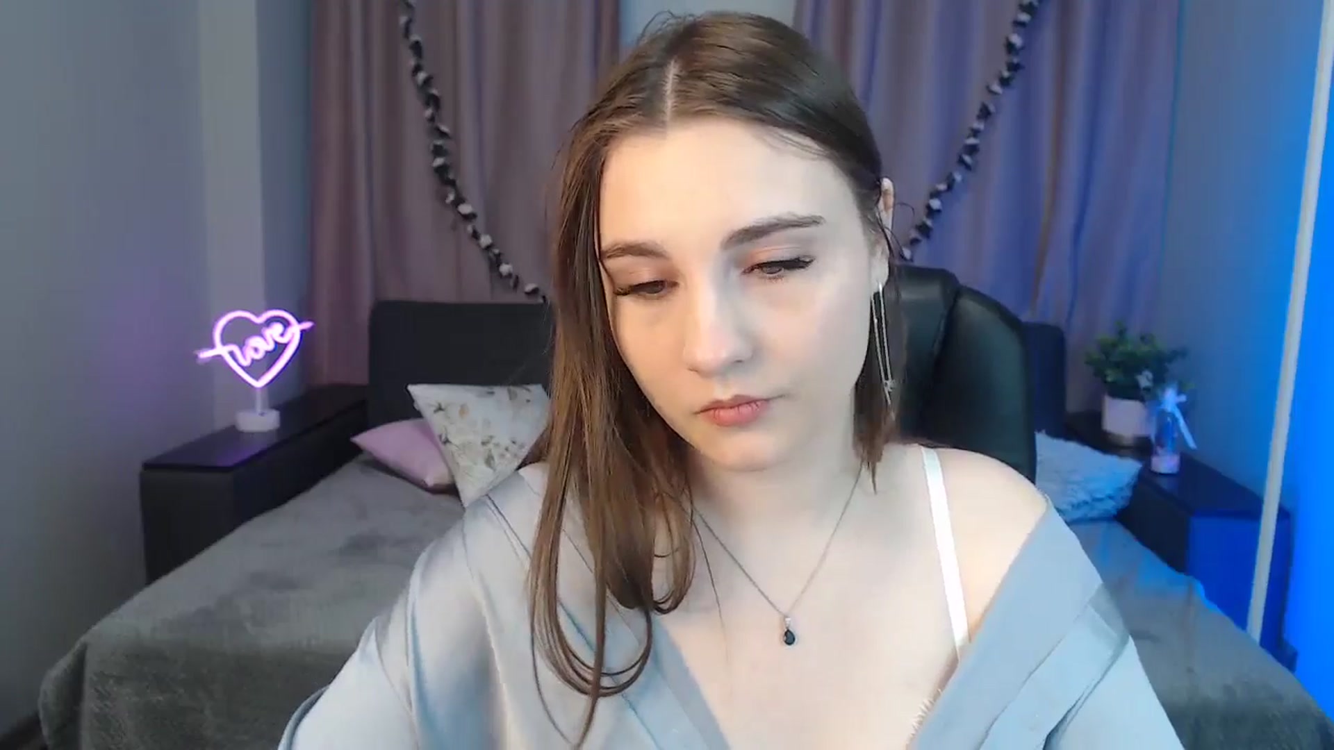 Gallery image thumbnail from LaneyGrey's myfreecams stream on, 10/23/2024, 08:53 image 3 of 20