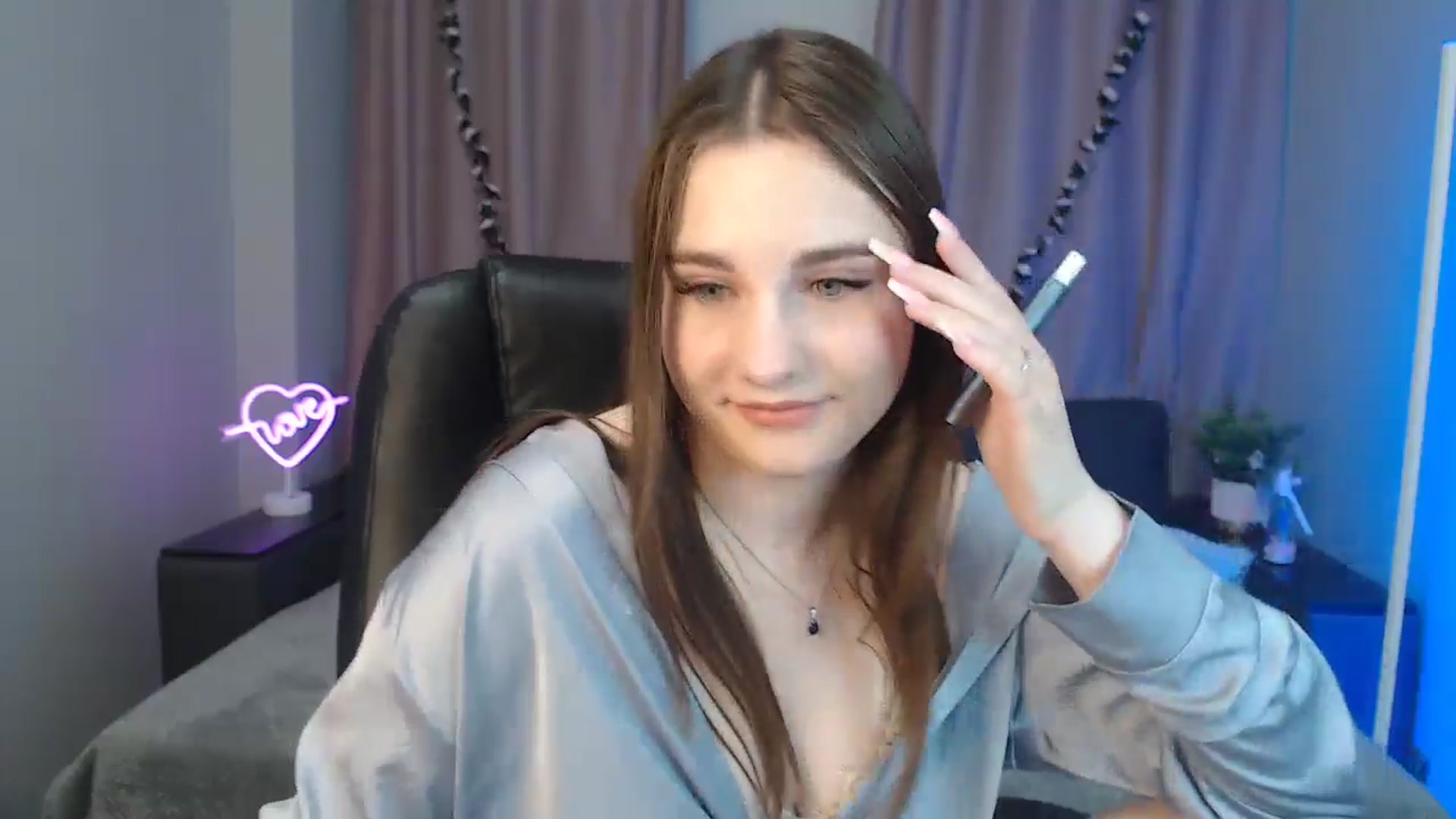 Gallery image thumbnail from LaneyGrey's myfreecams stream on, 10/23/2024, 09:38 image 20 of 20