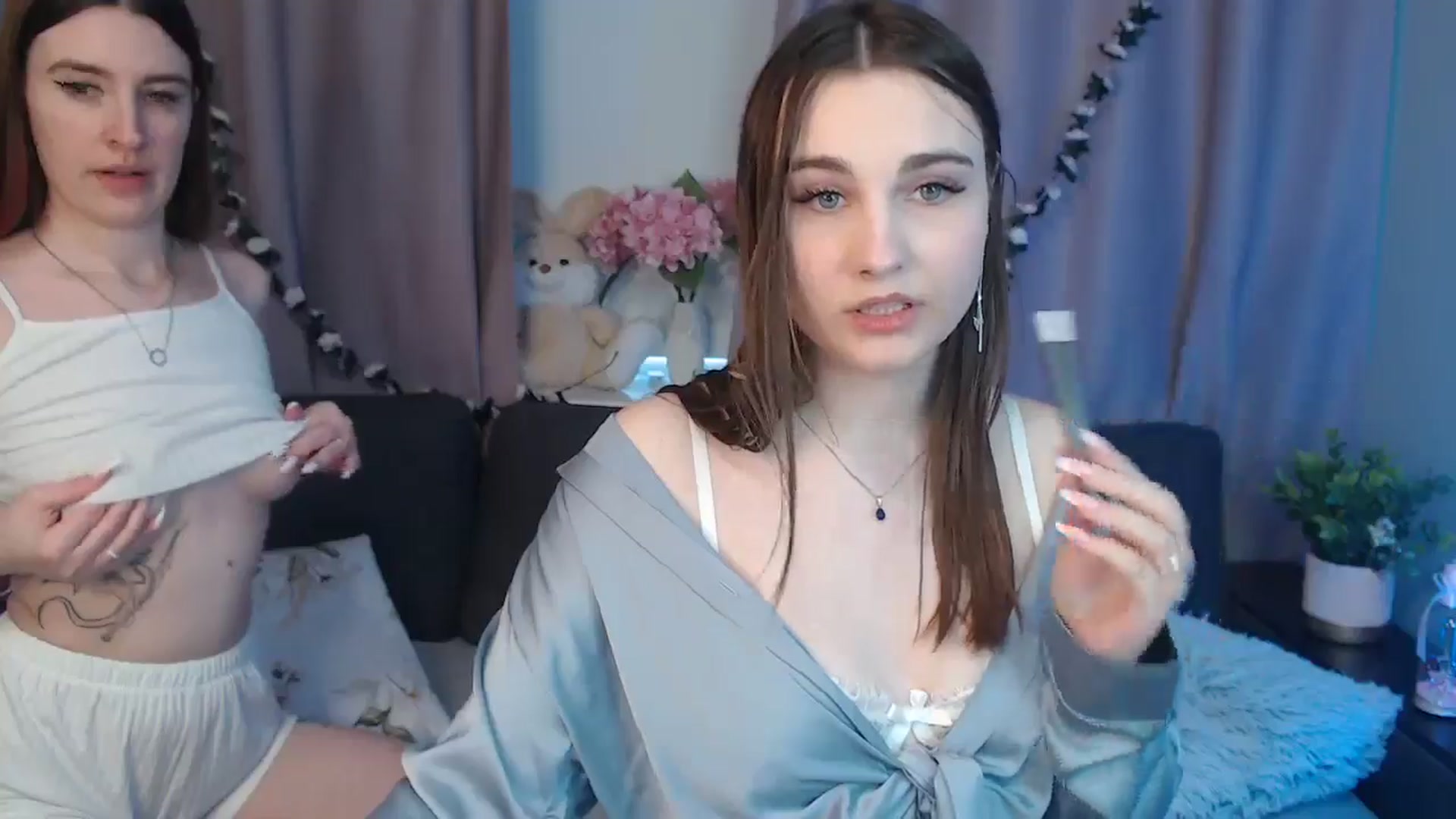 Gallery image thumbnail from LaneyGrey's myfreecams stream on, 10/23/2024, 11:06 image 5 of 20
