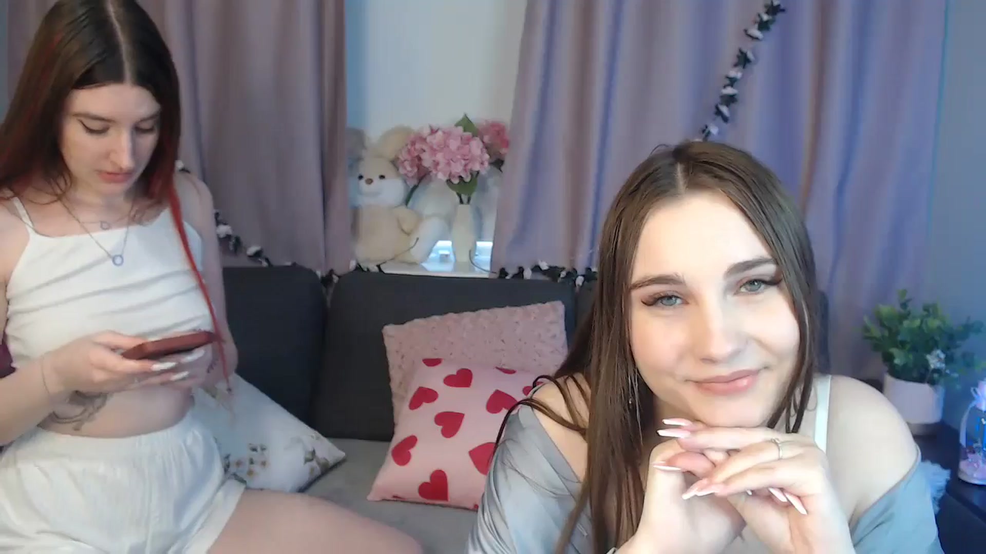 Gallery image thumbnail from LaneyGrey's myfreecams stream on, 10/23/2024, 11:06 image 16 of 20