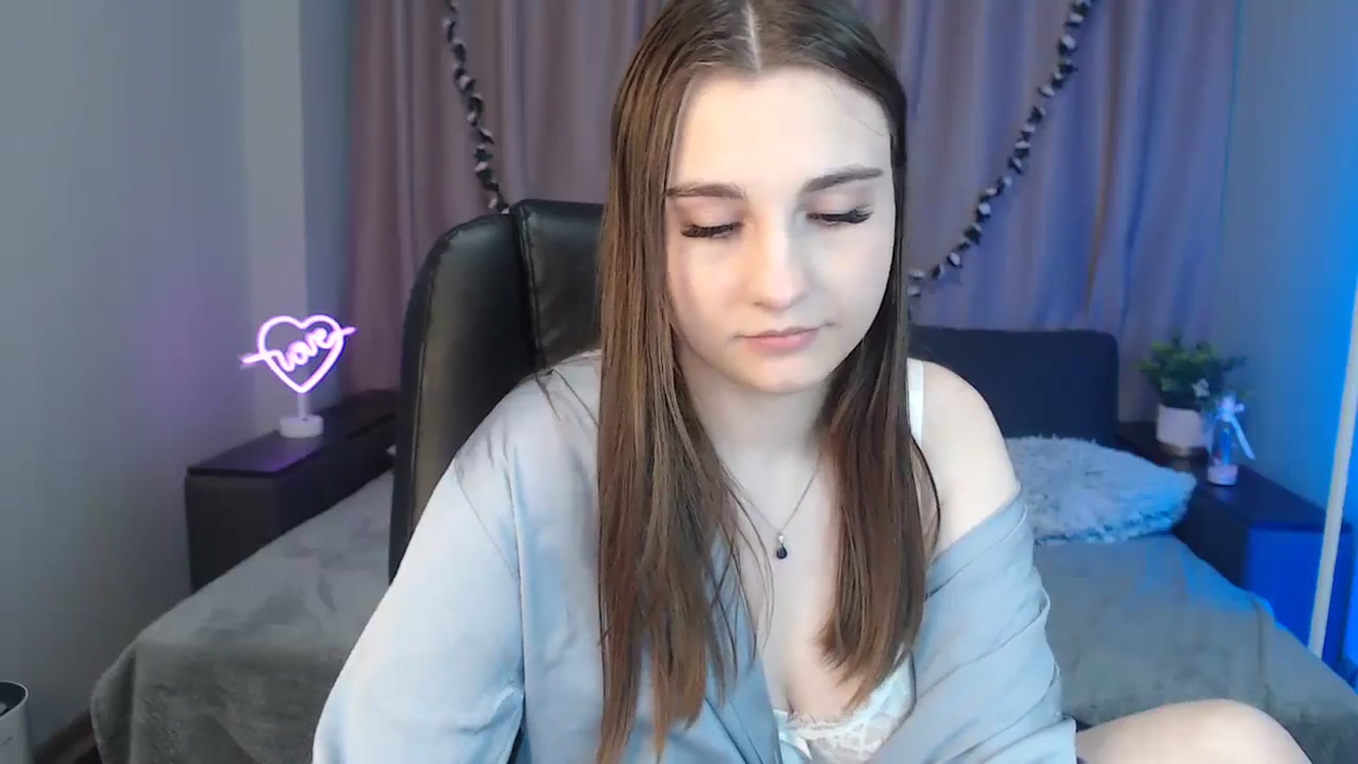 Gallery image thumbnail from LaneyGrey's myfreecams stream on, 10/23/2024, 12:06 image 11 of 20