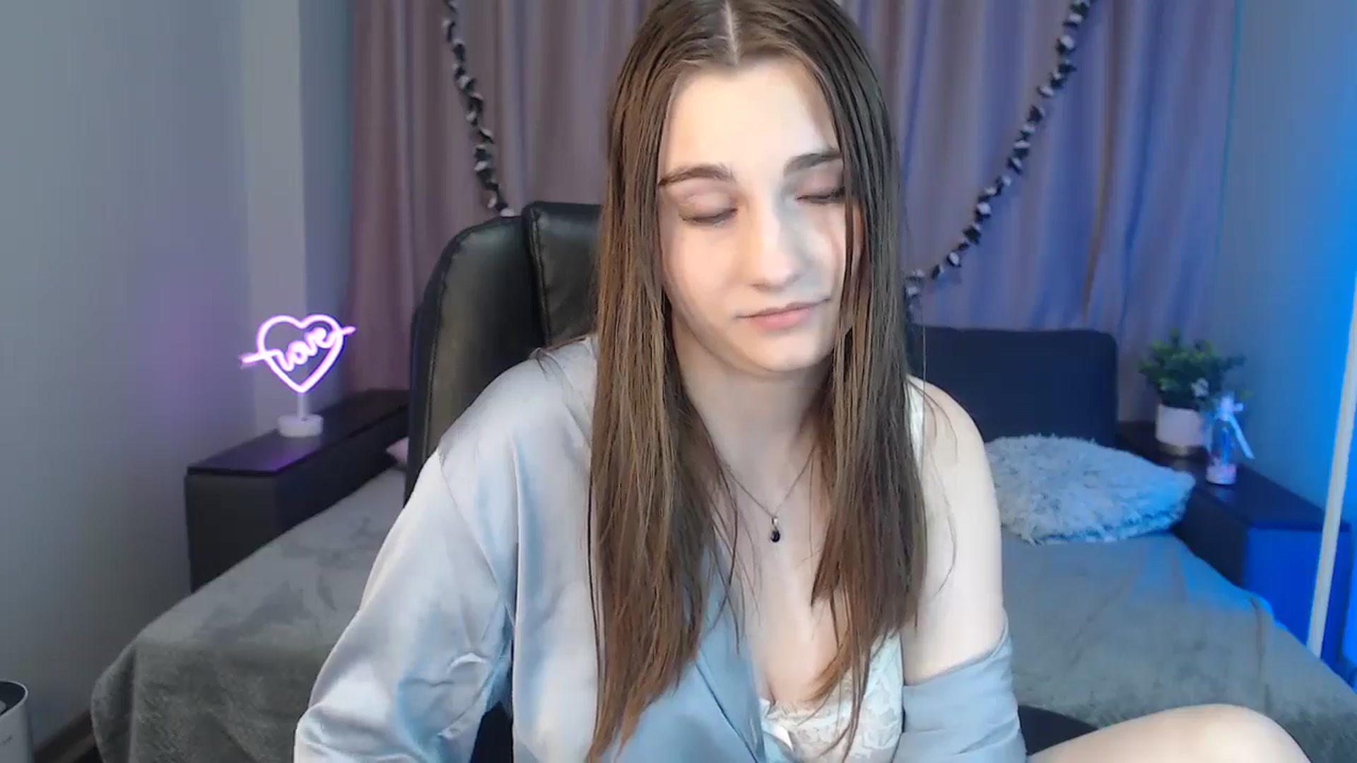 Gallery image thumbnail from LaneyGrey's myfreecams stream on, 10/23/2024, 12:06 image 13 of 20