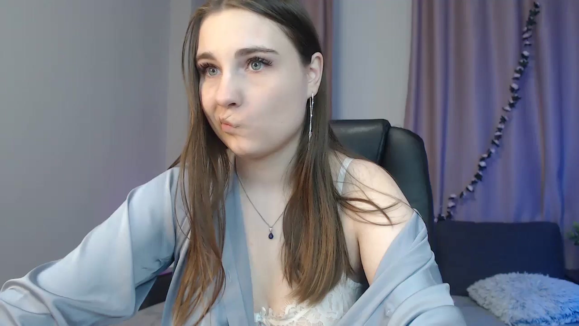 Gallery image thumbnail from LaneyGrey's myfreecams stream on, 10/23/2024, 12:52 image 19 of 20