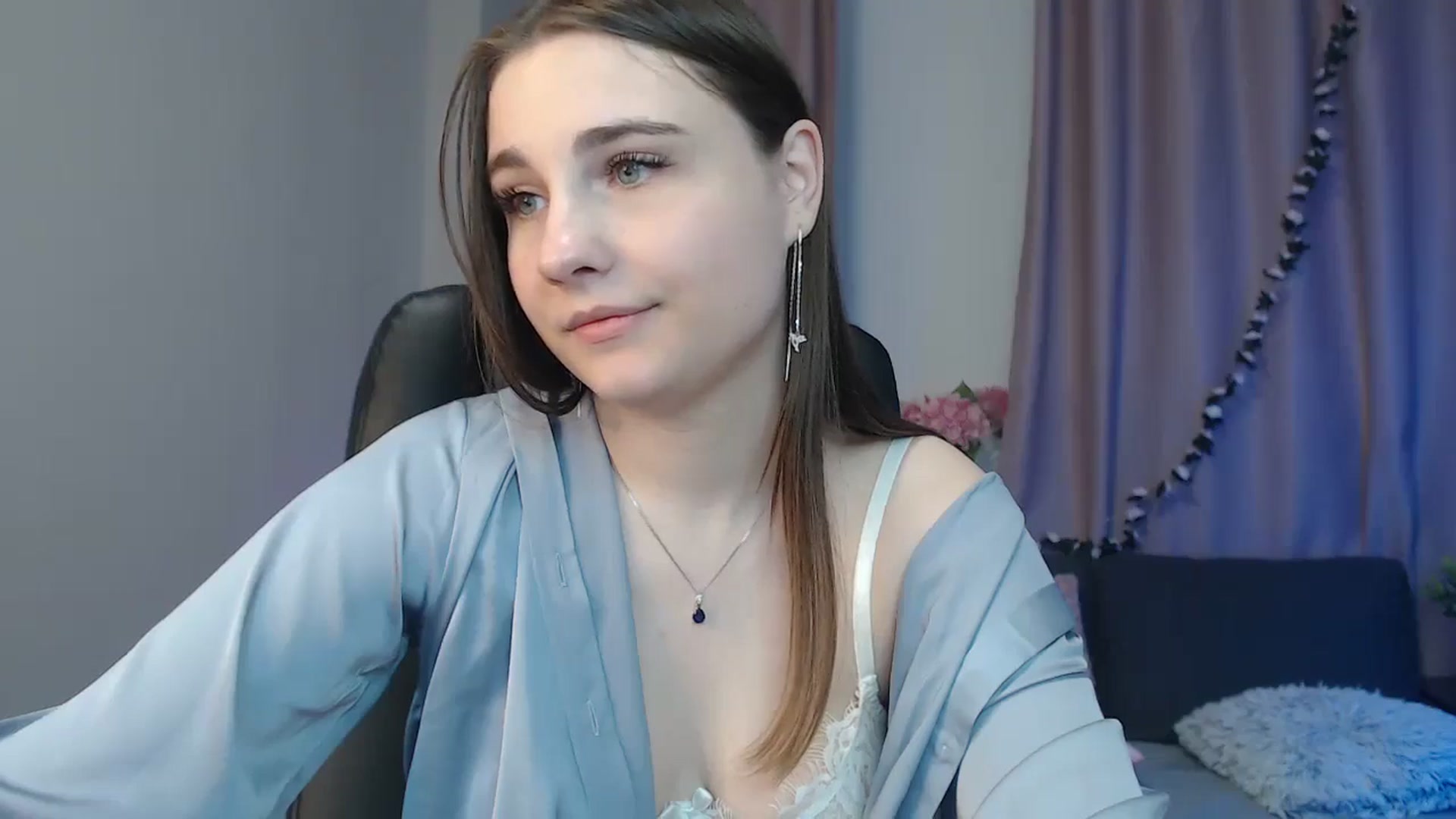 Gallery image thumbnail from LaneyGrey's myfreecams stream on, 10/23/2024, 12:52 image 12 of 20