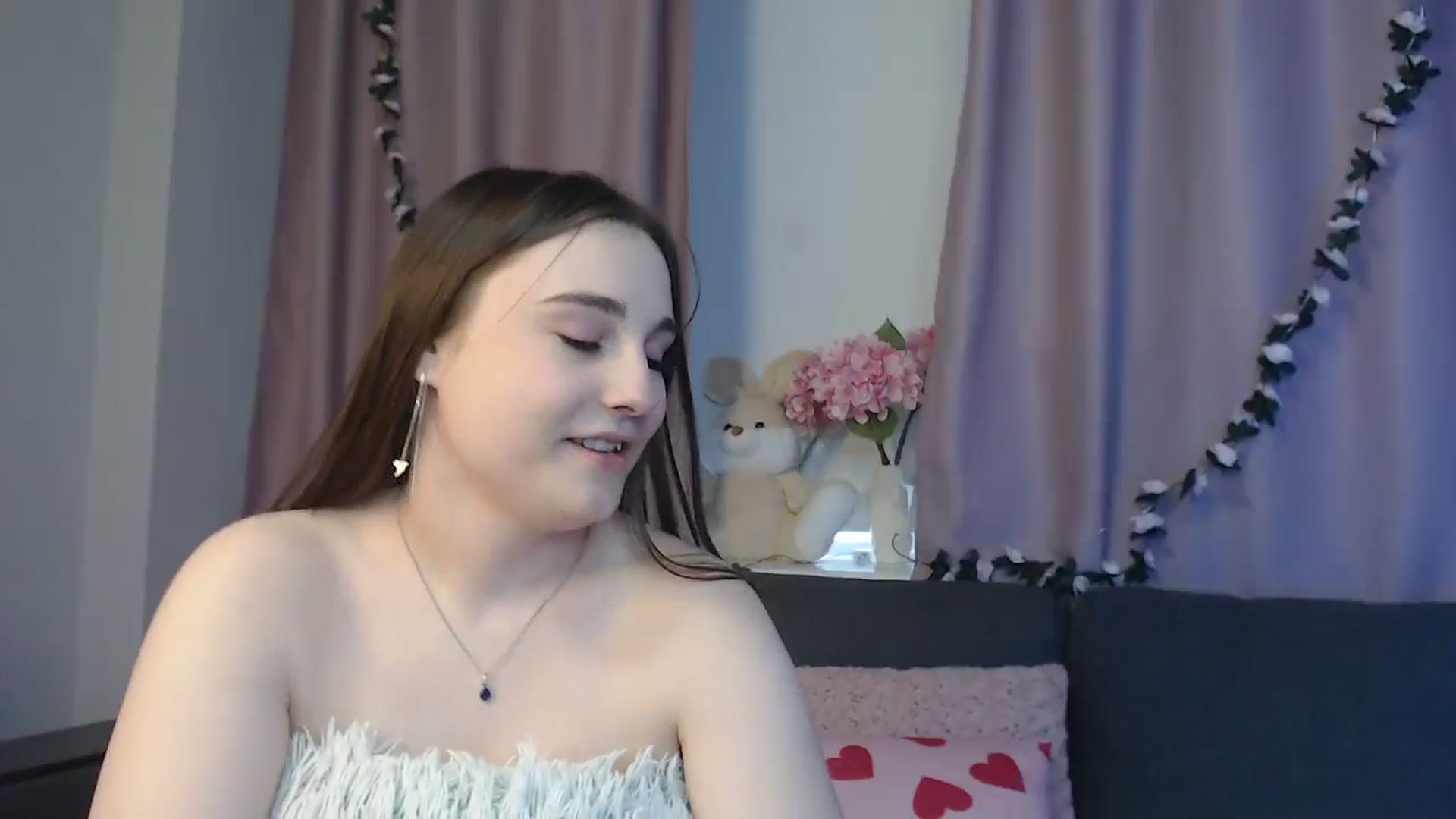 Gallery image thumbnail from LaneyGrey's myfreecams stream on, 10/25/2024, 11:25 image 20 of 20