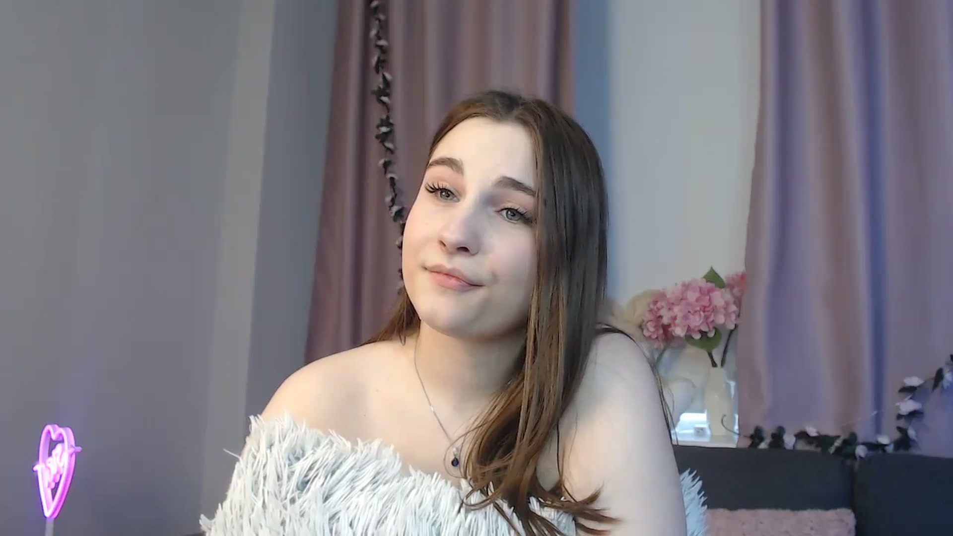 Gallery image thumbnail from LaneyGrey's myfreecams stream on, 10/25/2024, 11:39 image 5 of 20