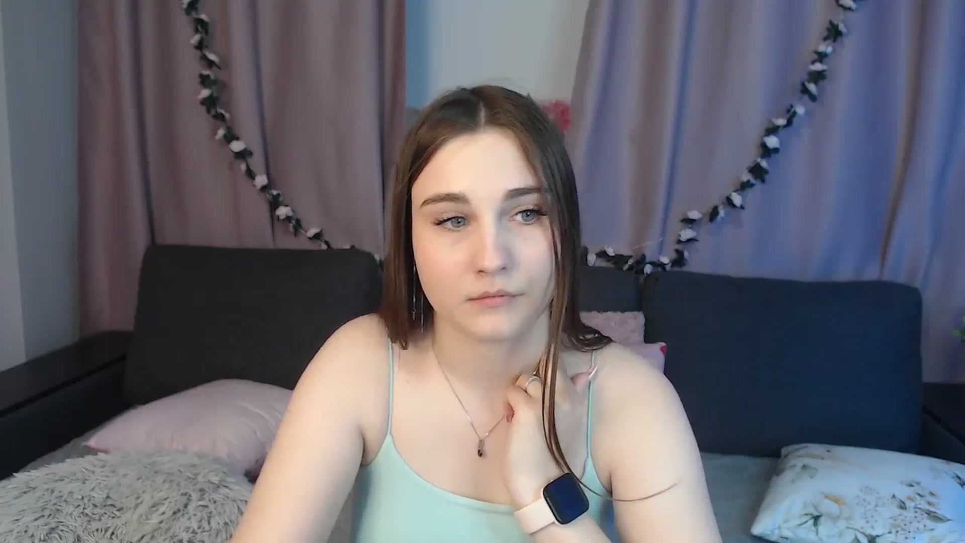 Gallery image thumbnail from LaneyGrey's myfreecams stream on, 10/25/2024, 11:59 image 2 of 20