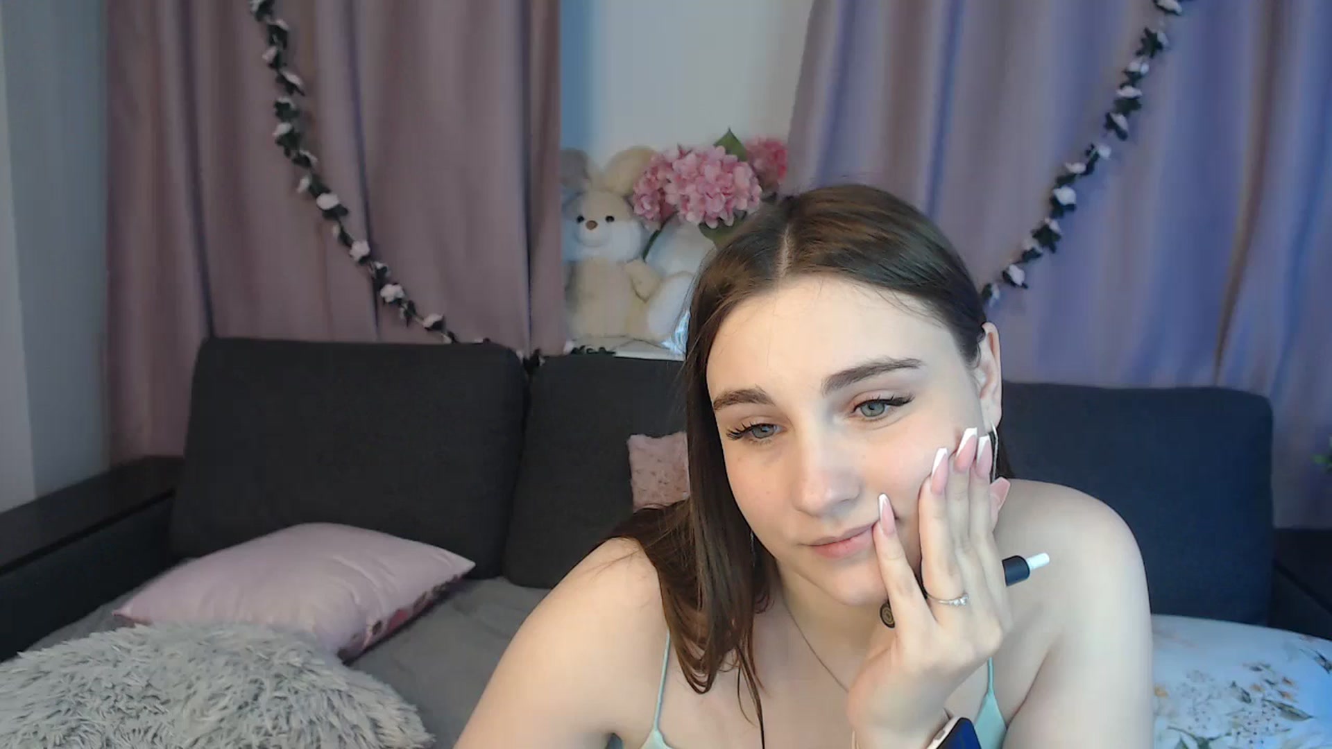 Gallery image thumbnail from LaneyGrey's myfreecams stream on, 10/25/2024, 11:59 image 5 of 20