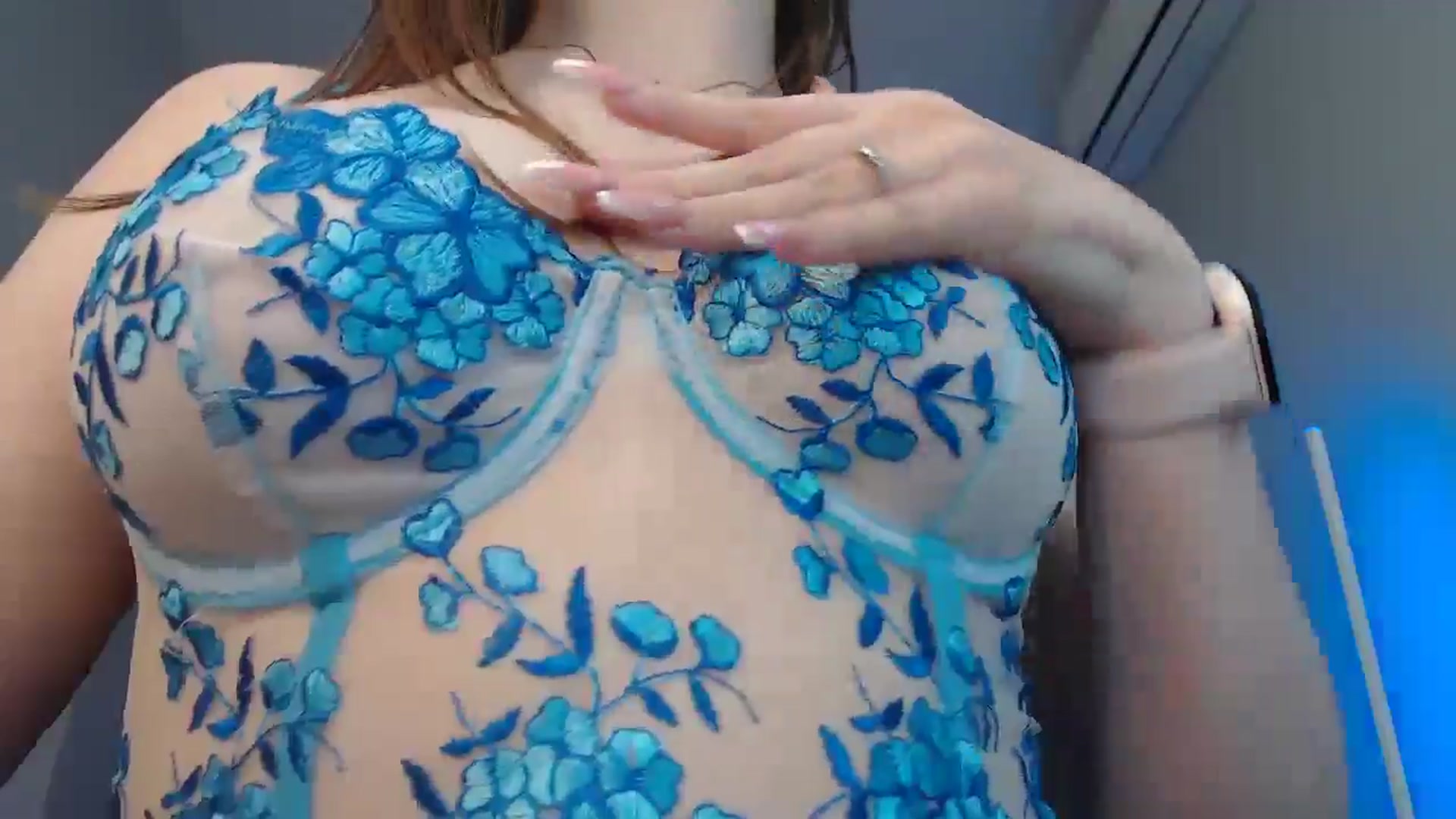 Gallery image thumbnail from LaneyGrey's myfreecams stream on, 10/26/2024, 13:02 image 13 of 20