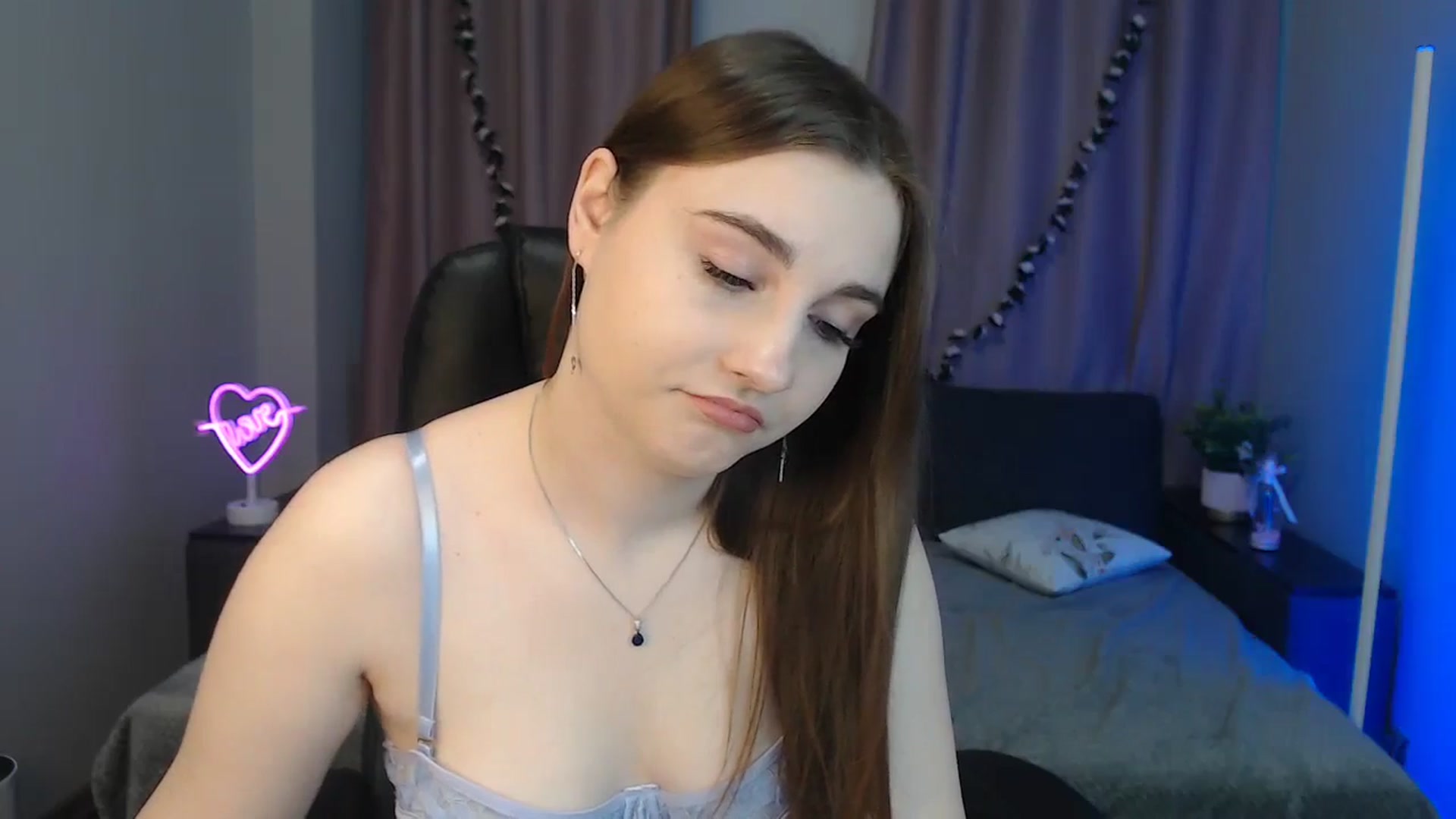 Gallery image thumbnail from LaneyGrey's myfreecams stream on, 10/27/2024, 09:15 image 15 of 20