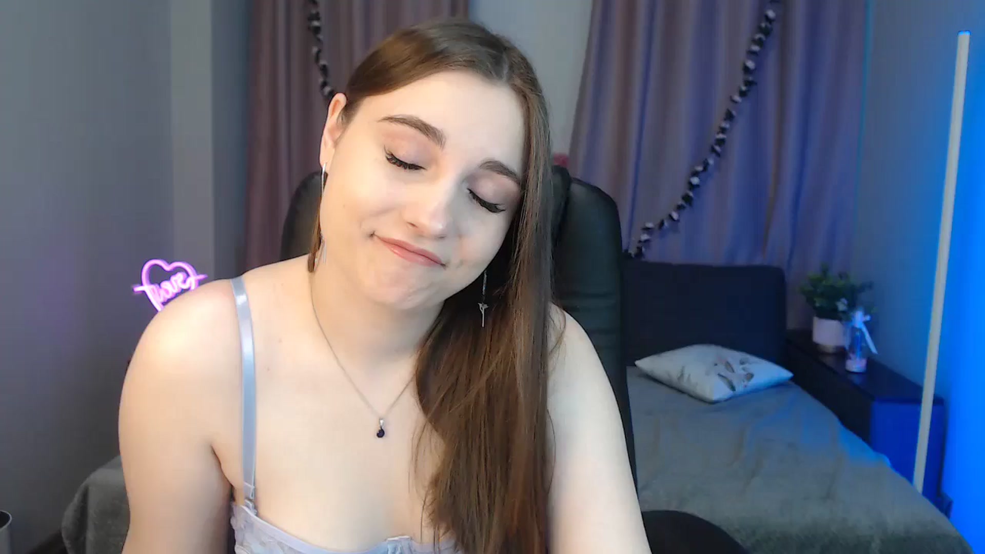 Gallery image thumbnail from LaneyGrey's myfreecams stream on, 10/27/2024, 09:15 image 20 of 20