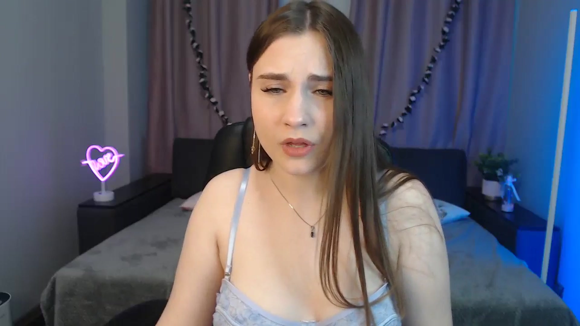 Gallery image thumbnail from LaneyGrey's myfreecams stream on, 10/27/2024, 10:19 image 3 of 20