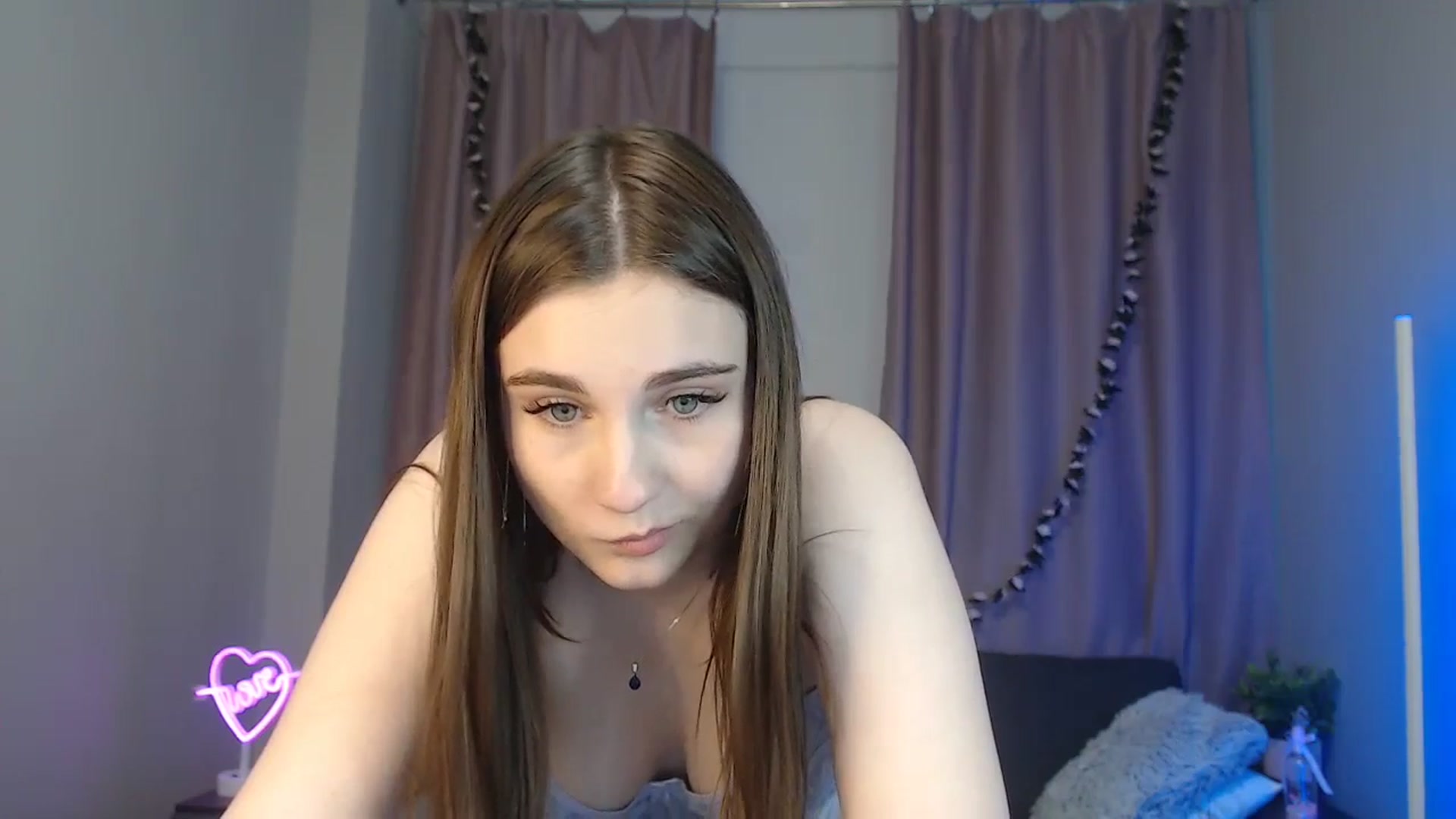 Gallery image thumbnail from LaneyGrey's myfreecams stream on, 10/27/2024, 12:56 image 3 of 20