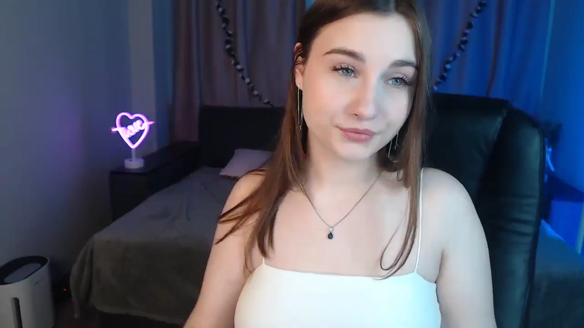 Gallery image thumbnail from LaneyGrey's myfreecams stream on, 10/28/2024, 09:23 image 12 of 20