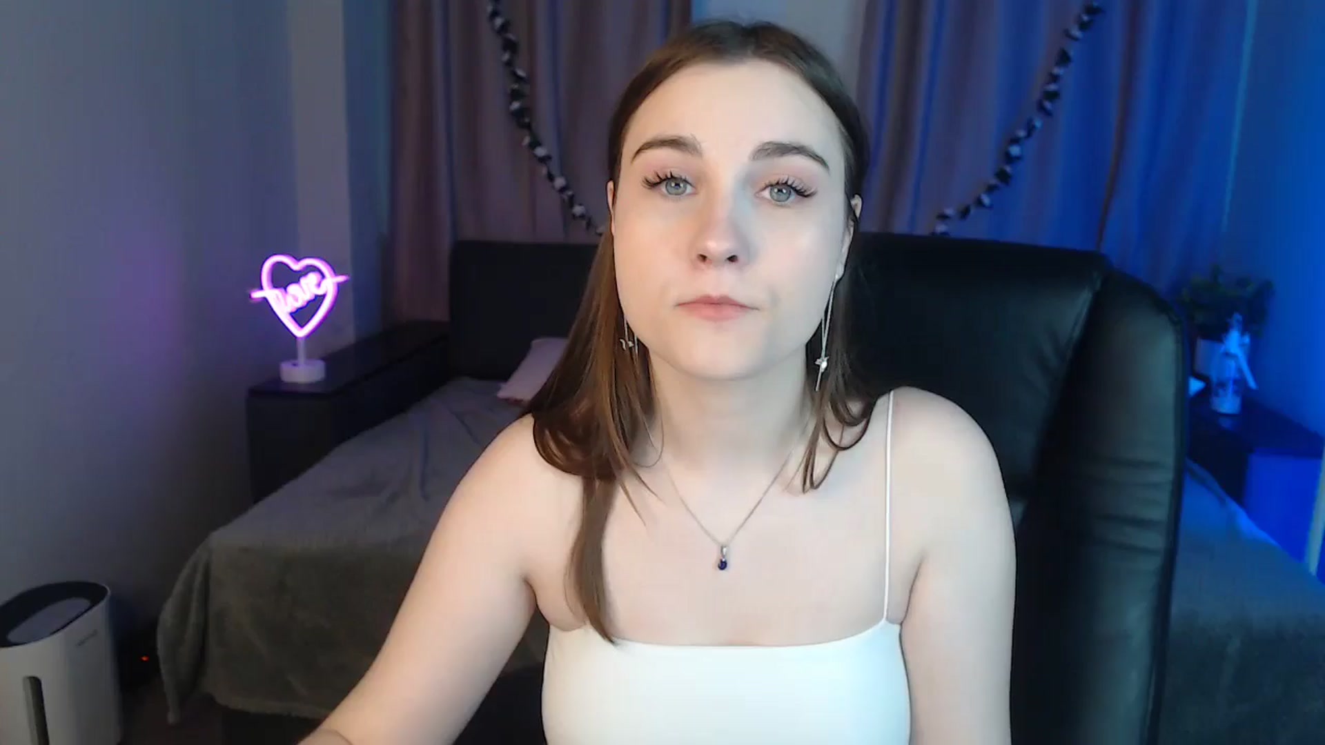 Gallery image thumbnail from LaneyGrey's myfreecams stream on, 10/28/2024, 09:23 image 11 of 20