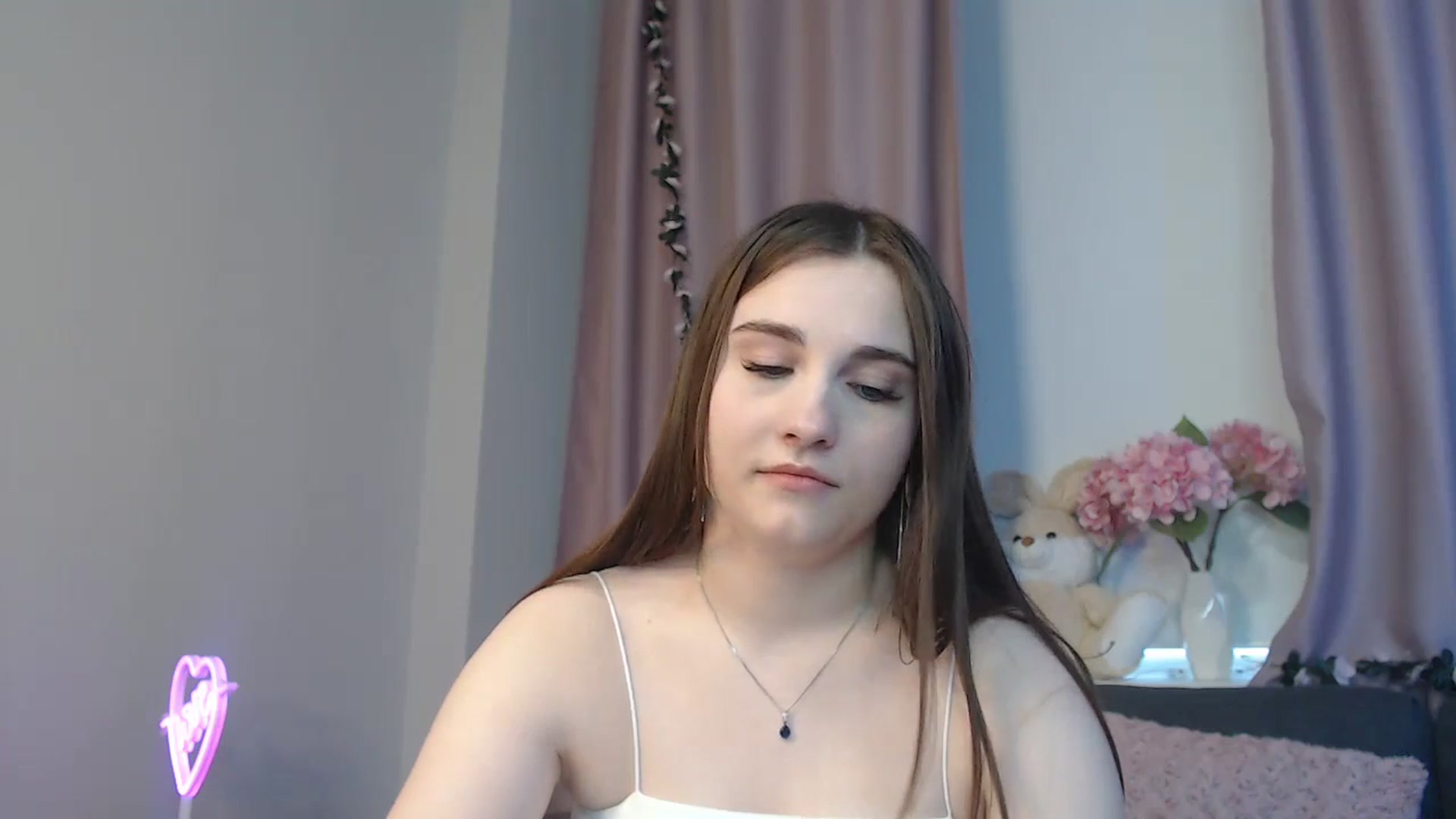 Gallery image thumbnail from LaneyGrey's myfreecams stream on, 10/28/2024, 12:27 image 15 of 20