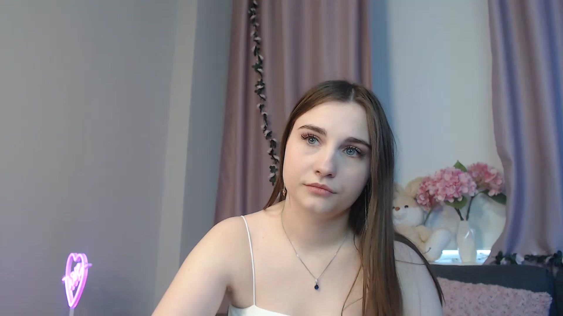 Gallery image thumbnail from LaneyGrey's myfreecams stream on, 10/28/2024, 12:27 image 12 of 20