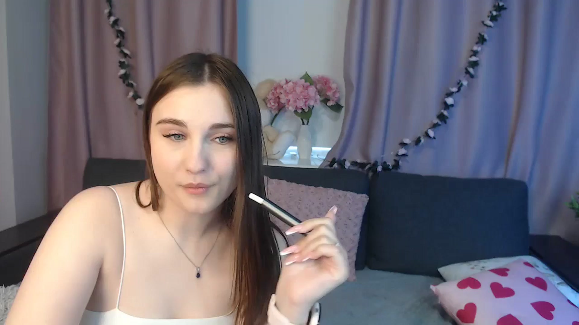 Gallery image thumbnail from LaneyGrey's myfreecams stream on, 10/28/2024, 12:53 image 10 of 20