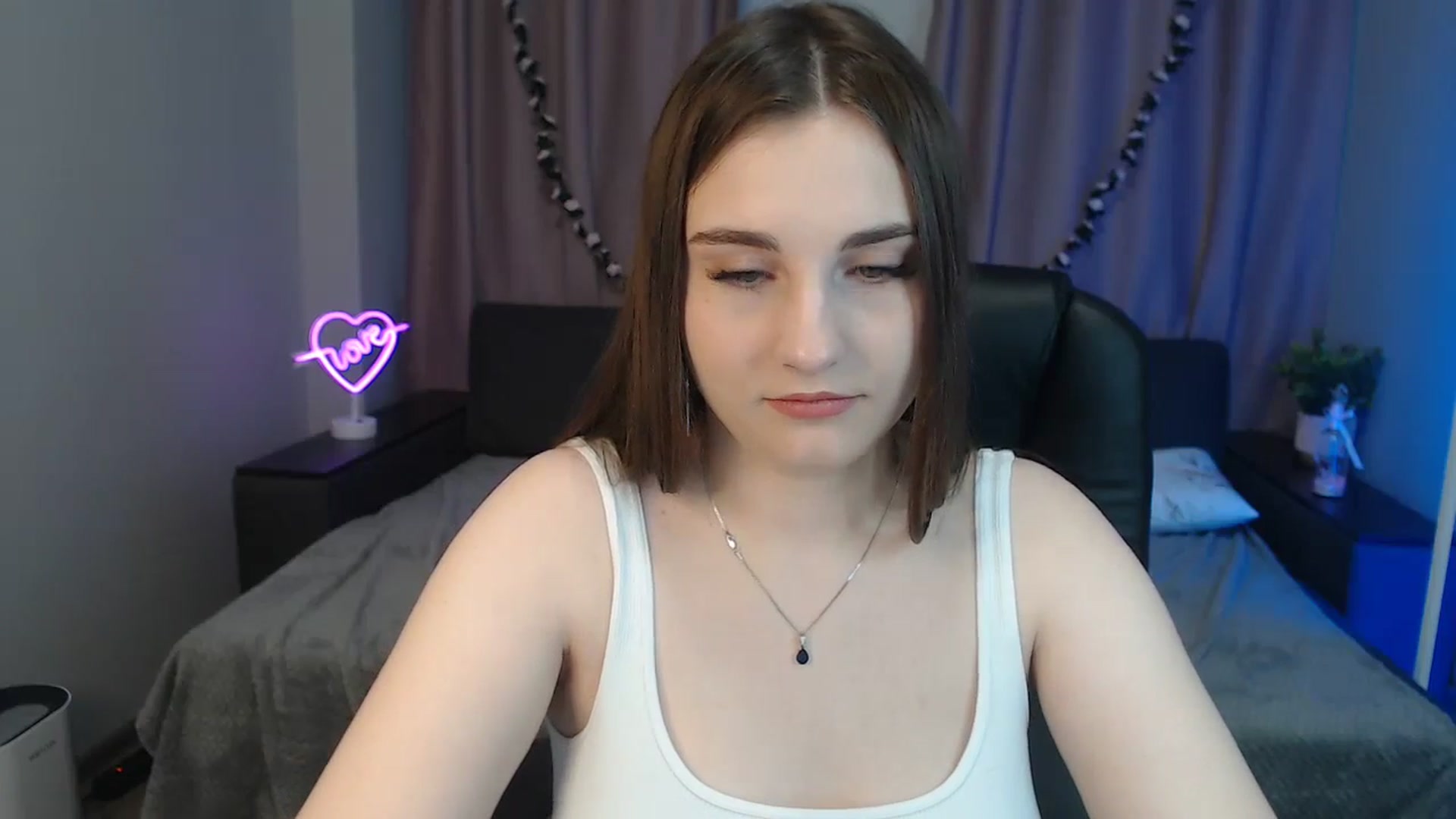 Gallery image thumbnail from LaneyGrey's myfreecams stream on, 10/29/2024, 09:19 image 13 of 20