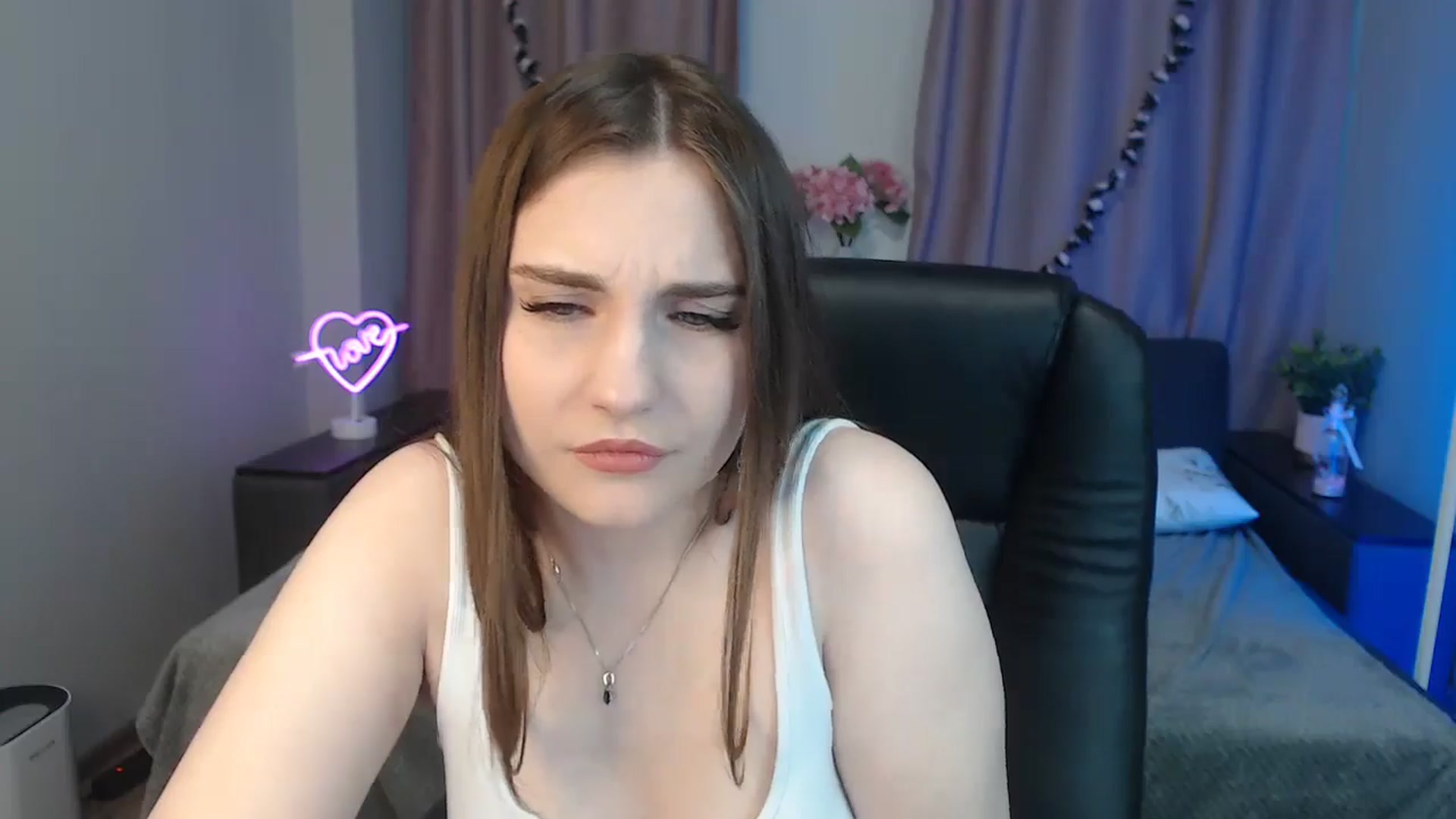 Gallery image thumbnail from LaneyGrey's myfreecams stream on, 10/29/2024, 09:19 image 10 of 20