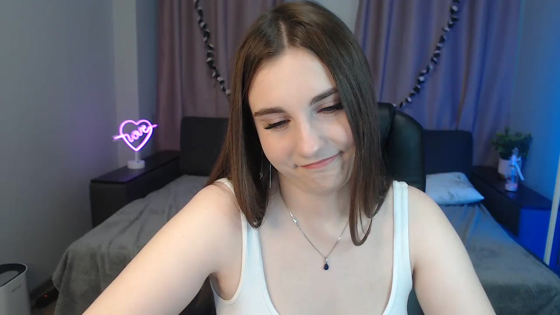 Gallery image thumbnail from LaneyGrey's myfreecams stream on, 10/29/2024, 09:19 image 16 of 20