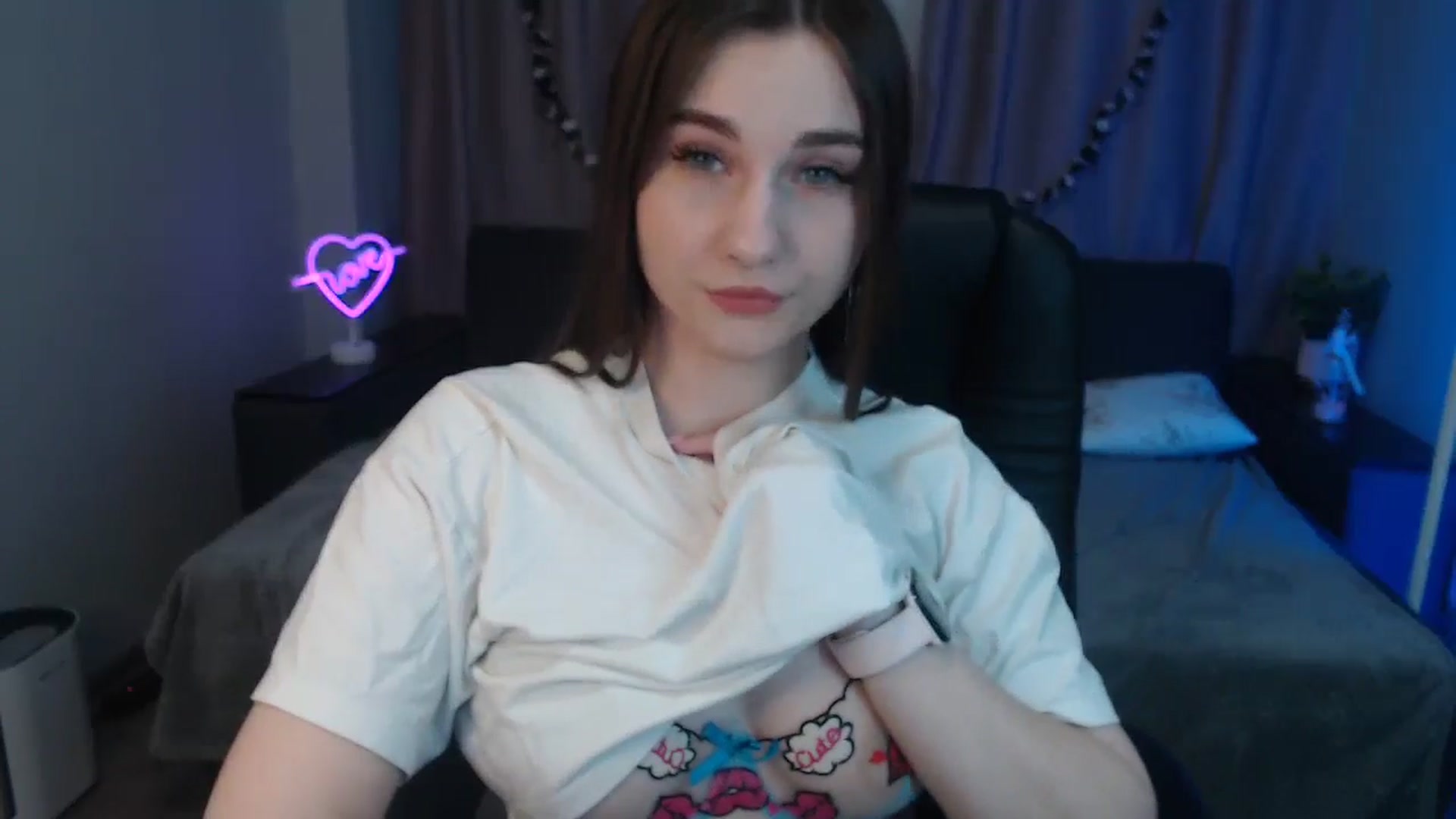 Gallery image thumbnail from LaneyGrey's myfreecams stream on, 10/29/2024, 09:19 image 19 of 20