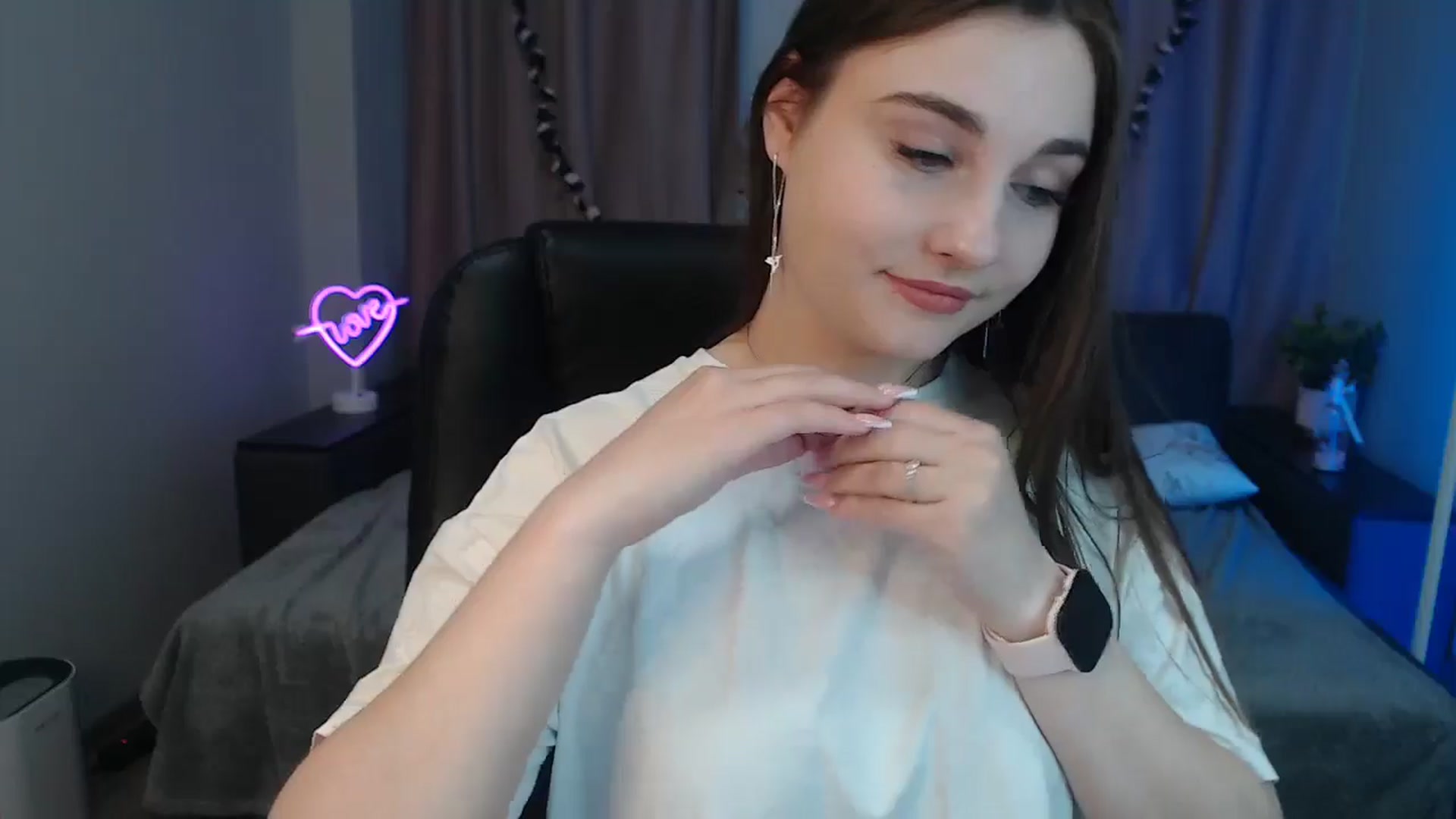 Gallery image thumbnail from LaneyGrey's myfreecams stream on, 10/29/2024, 09:52 image 3 of 20