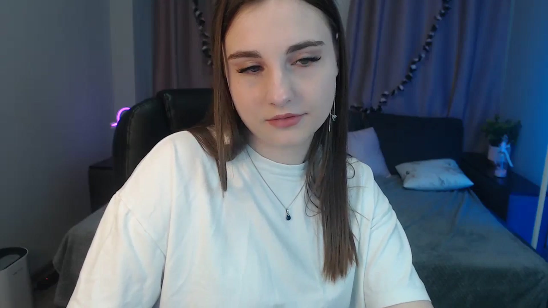 Gallery image thumbnail from LaneyGrey's myfreecams stream on, 10/29/2024, 09:52 image 5 of 20