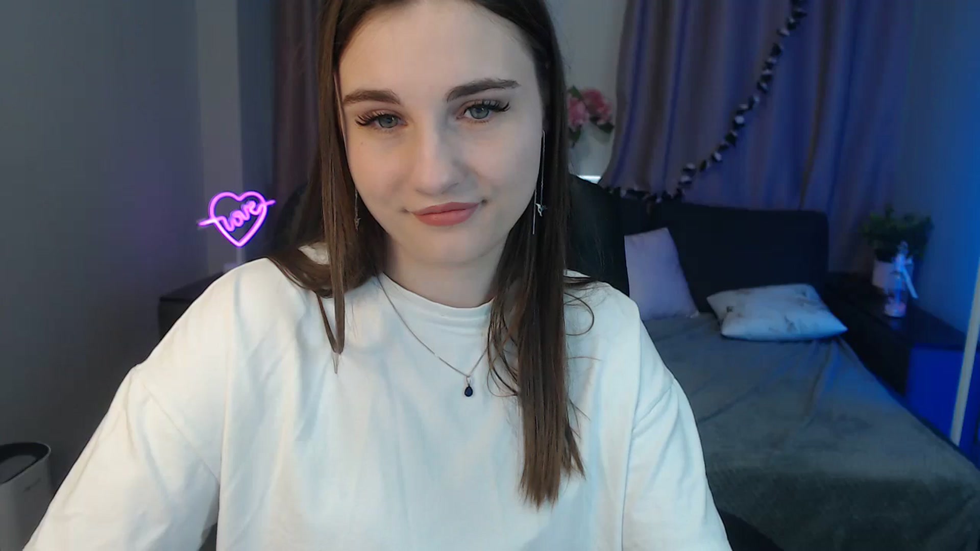 Gallery image thumbnail from LaneyGrey's myfreecams stream on, 10/29/2024, 09:52 image 6 of 20