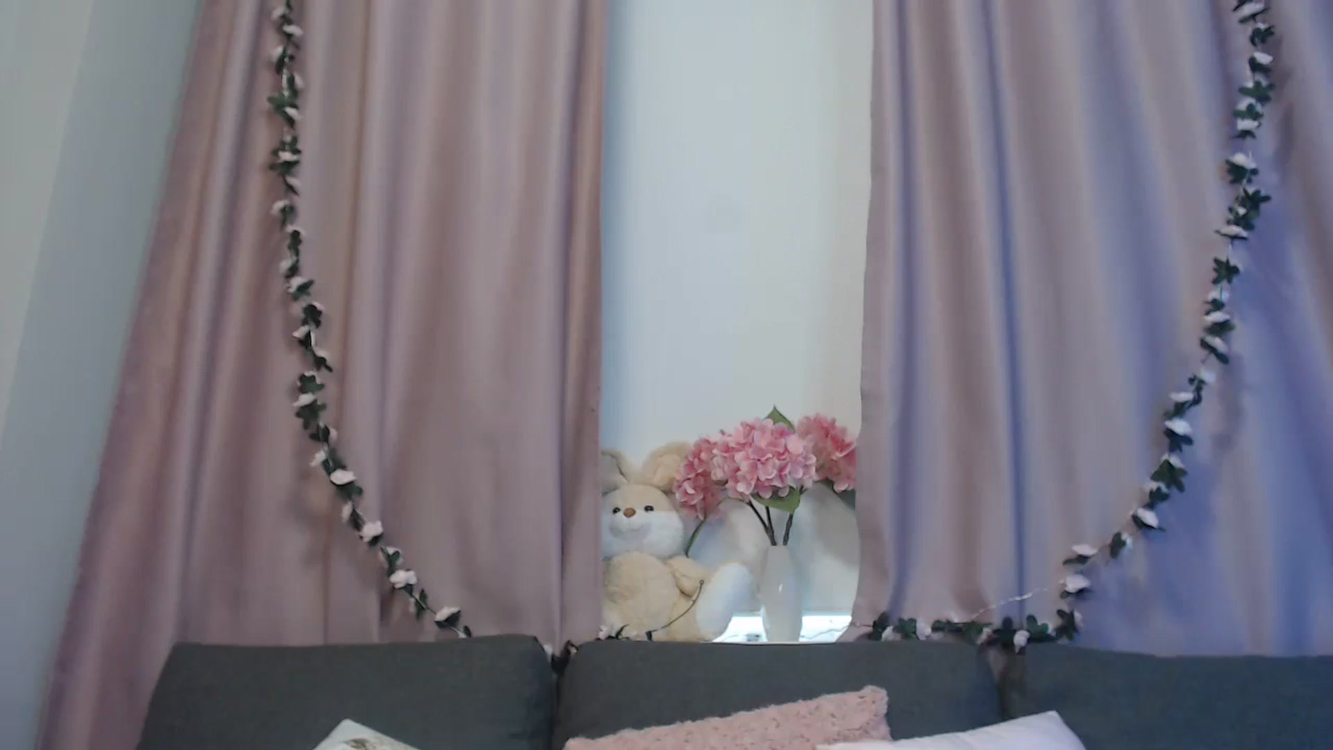 Gallery image thumbnail from LaneyGrey's myfreecams stream on, 10/30/2024, 11:38 image 14 of 20