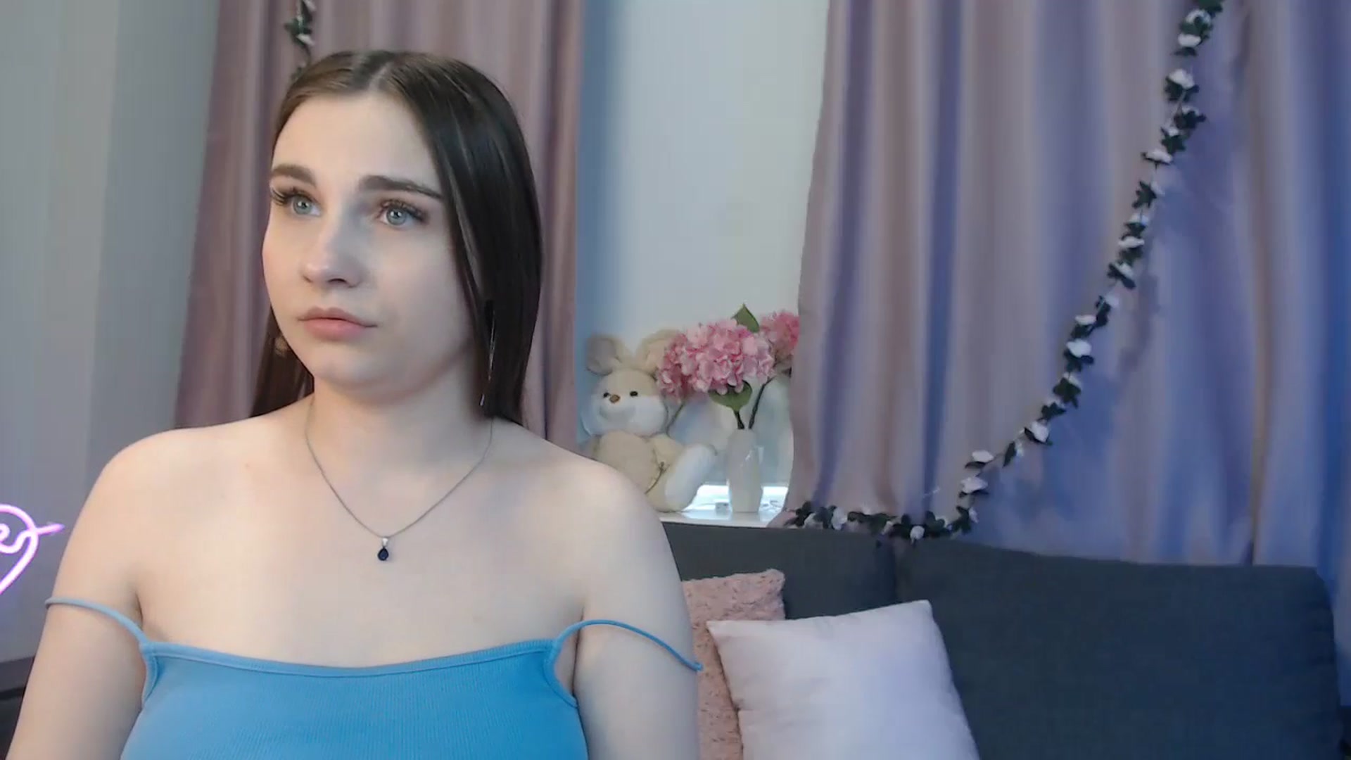 Gallery image thumbnail from LaneyGrey's myfreecams stream on, 10/30/2024, 12:03 image 2 of 20