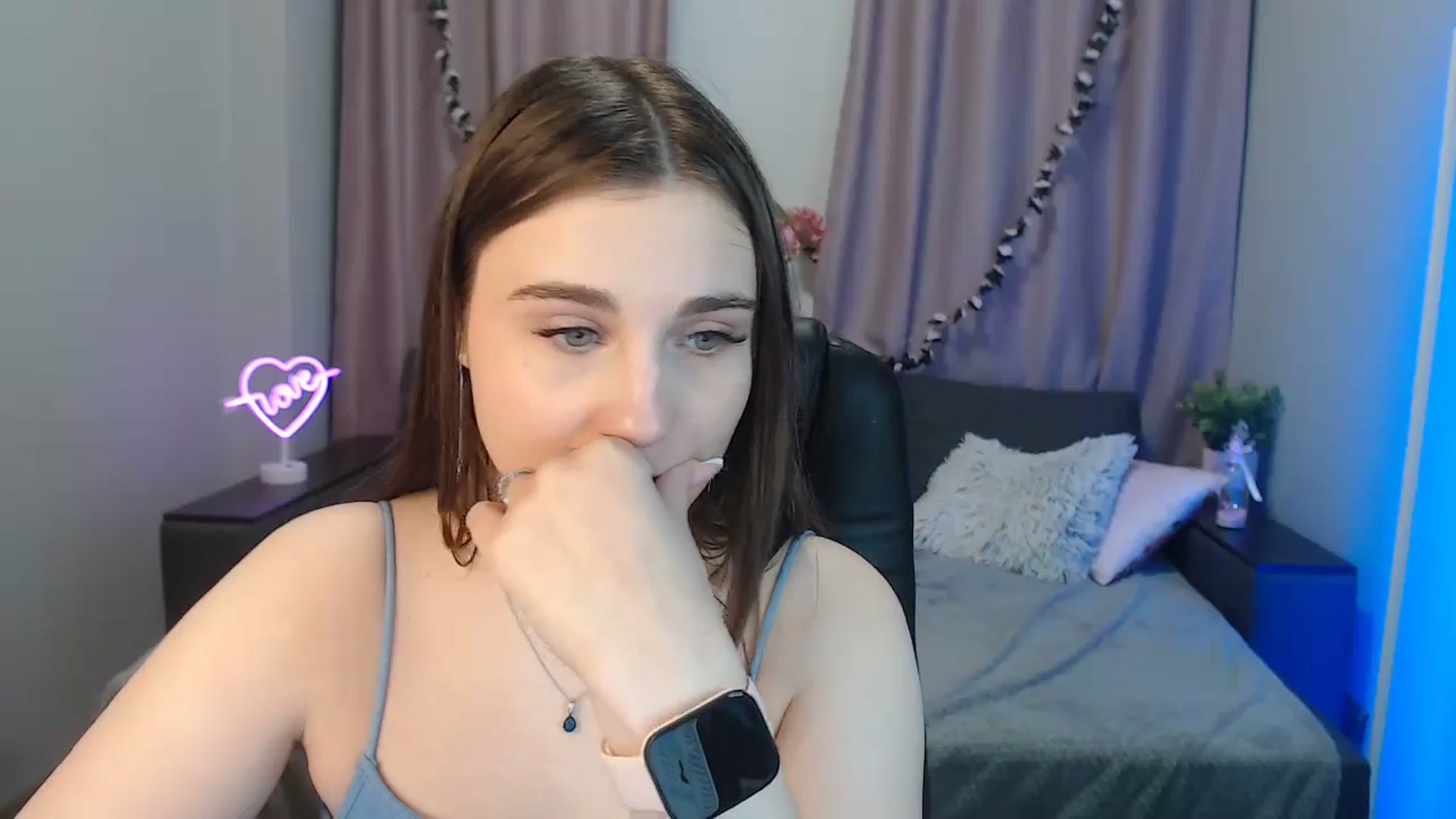 Gallery image thumbnail from LaneyGrey's myfreecams stream on, 10/30/2024, 13:58 image 4 of 20
