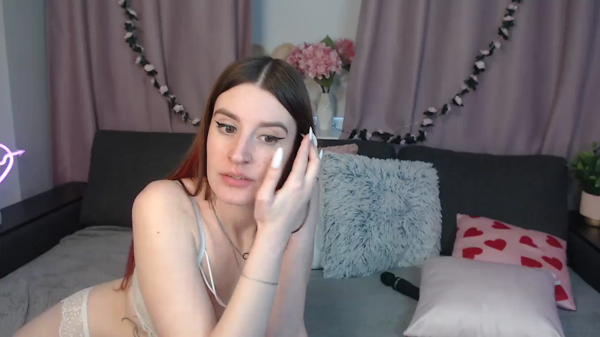 Gallery image thumbnail from LaneyGrey's myfreecams stream on, 11/02/2024, 14:09 image 20 of 20