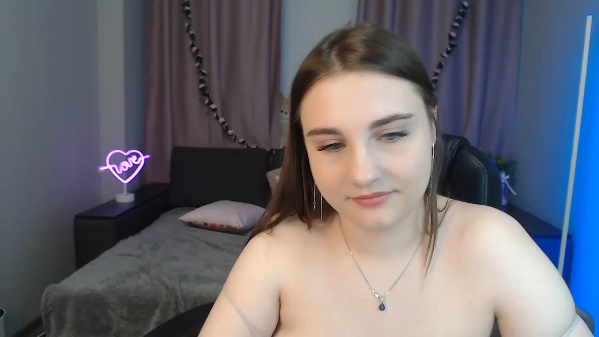 Gallery image thumbnail from LaneyGrey's myfreecams stream on, 11/04/2024, 10:10 image 1 of 20
