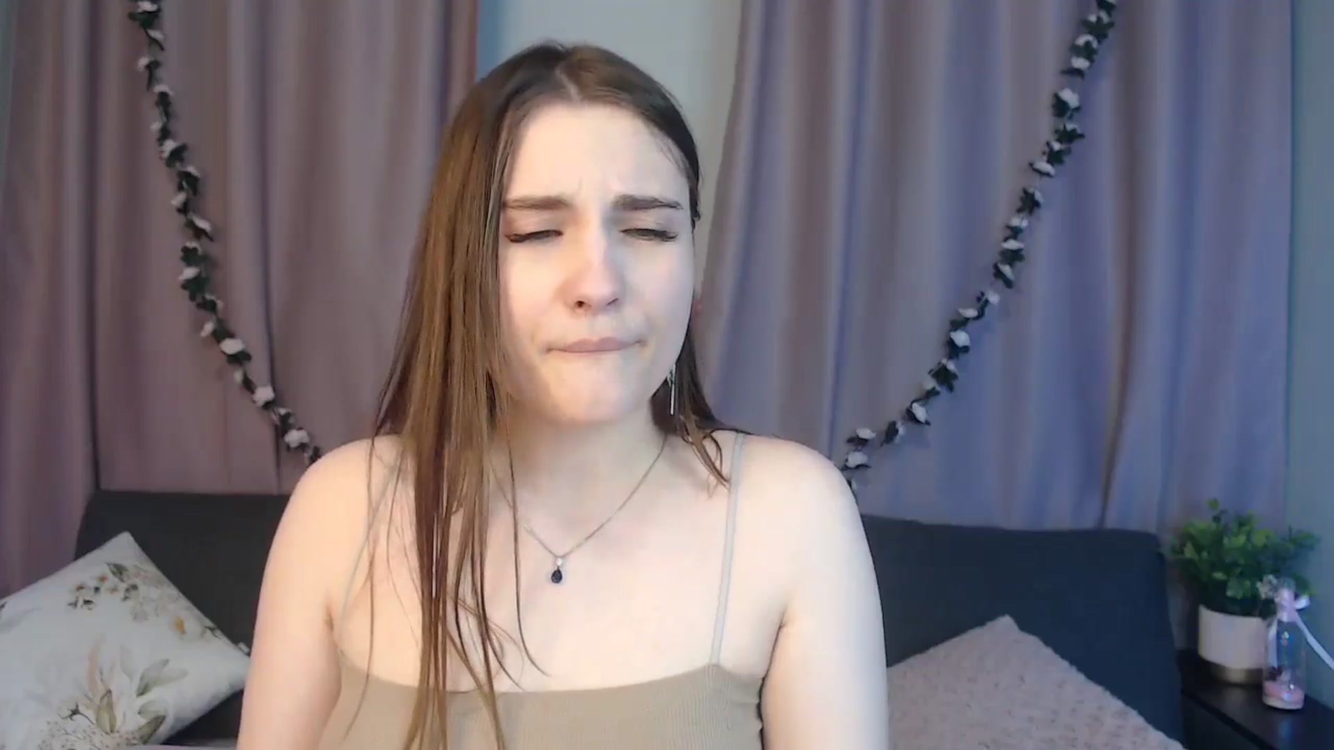 Gallery image thumbnail from LaneyGrey's myfreecams stream on, 11/04/2024, 13:13 image 14 of 20